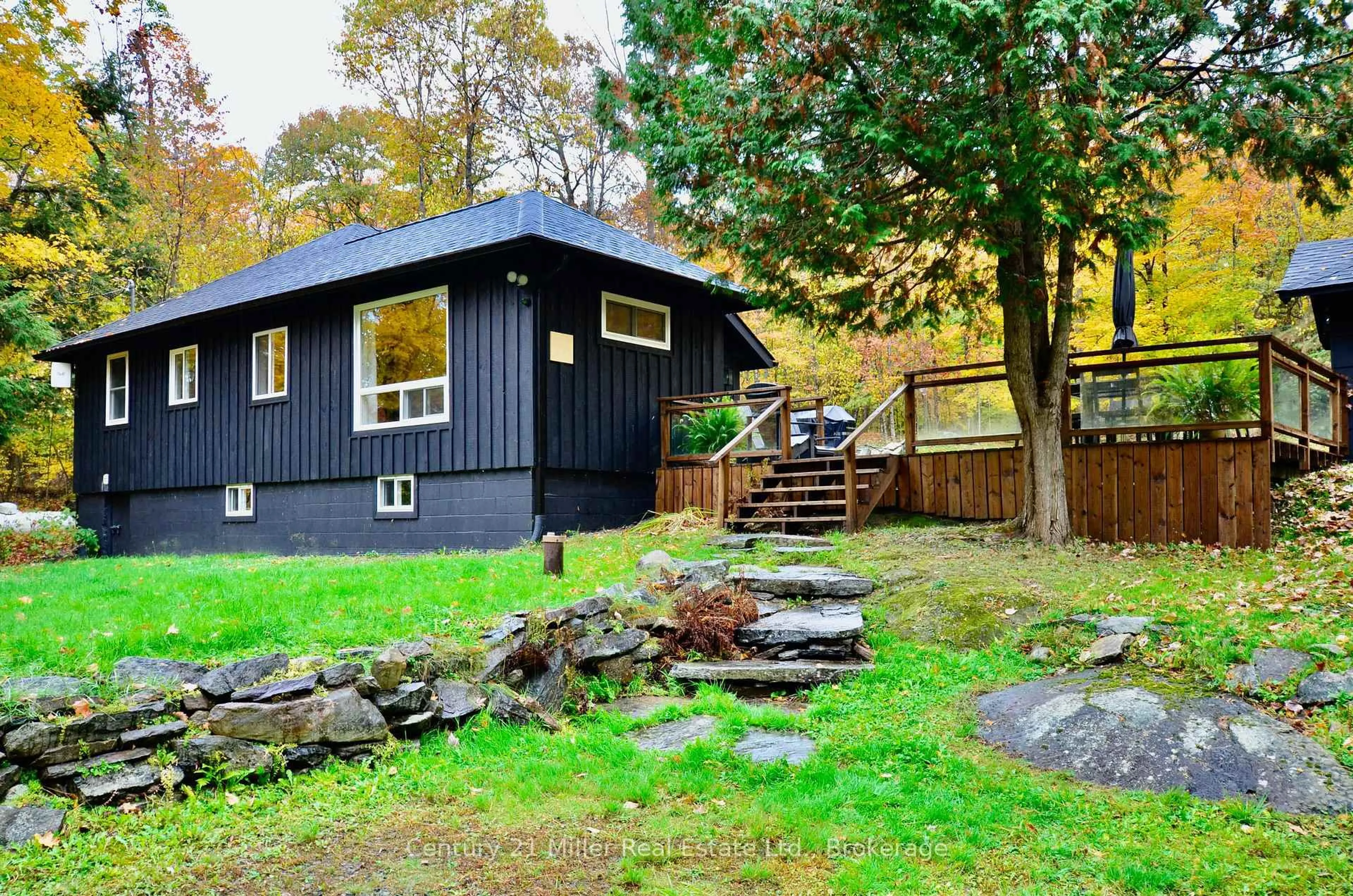 Shed for 1279 Carlingford Rd, Muskoka Lakes Ontario P0B 1J0