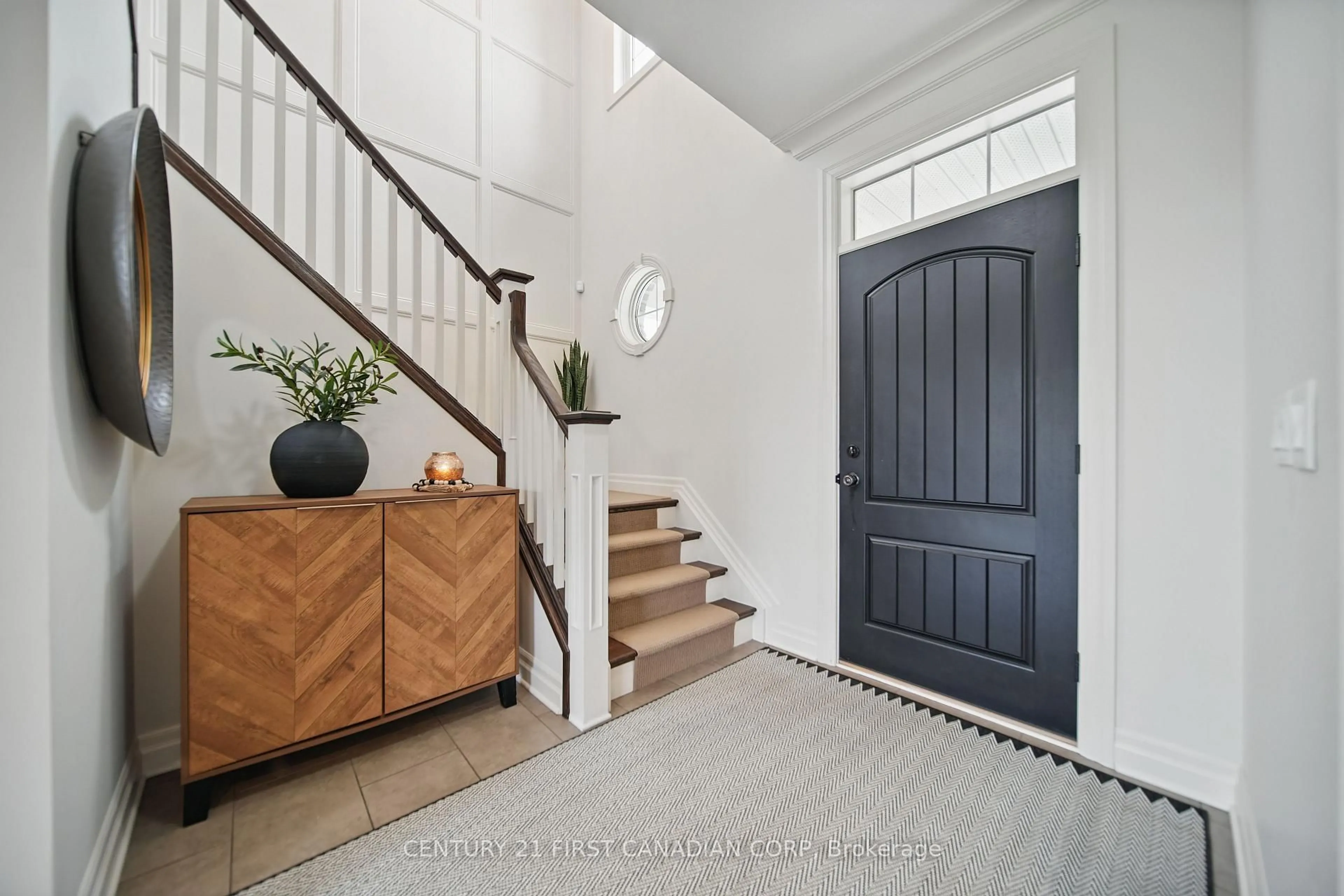 Indoor entryway for 3442 Settlement Pl, London South Ontario N6P 0A7
