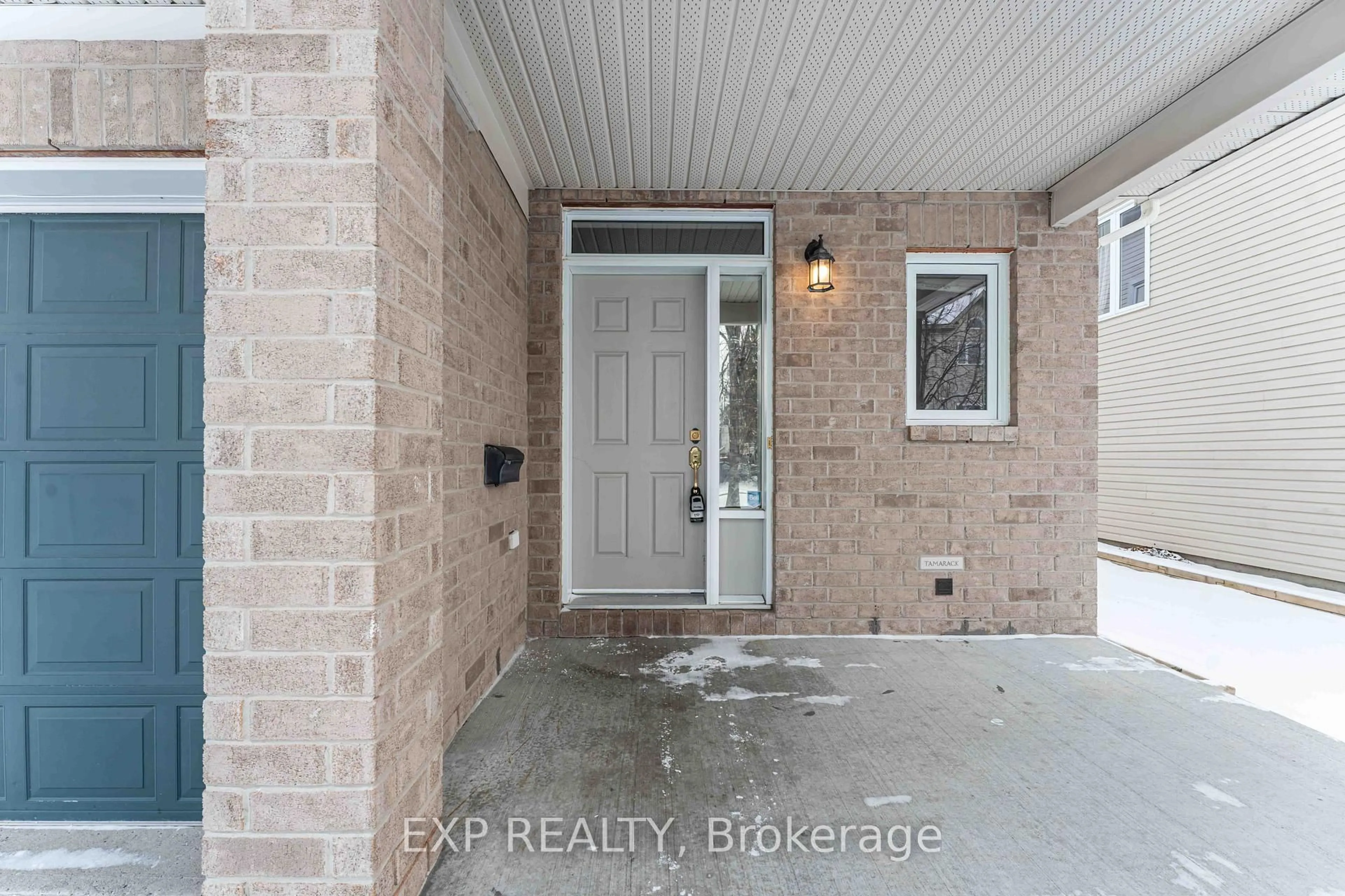 Indoor entryway for 119 Anfield Cres, Barrhaven Ontario K2G 7B7