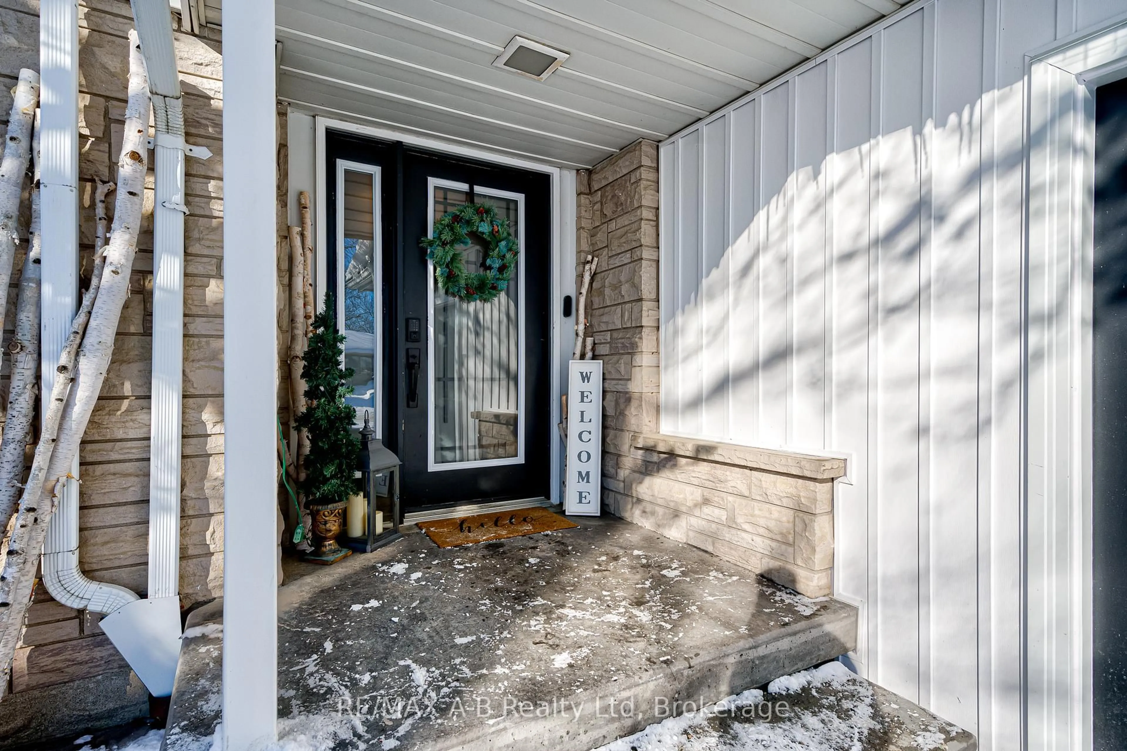 Indoor entryway for 248 Huntingdon Ave, Stratford Ontario N5A 6P8