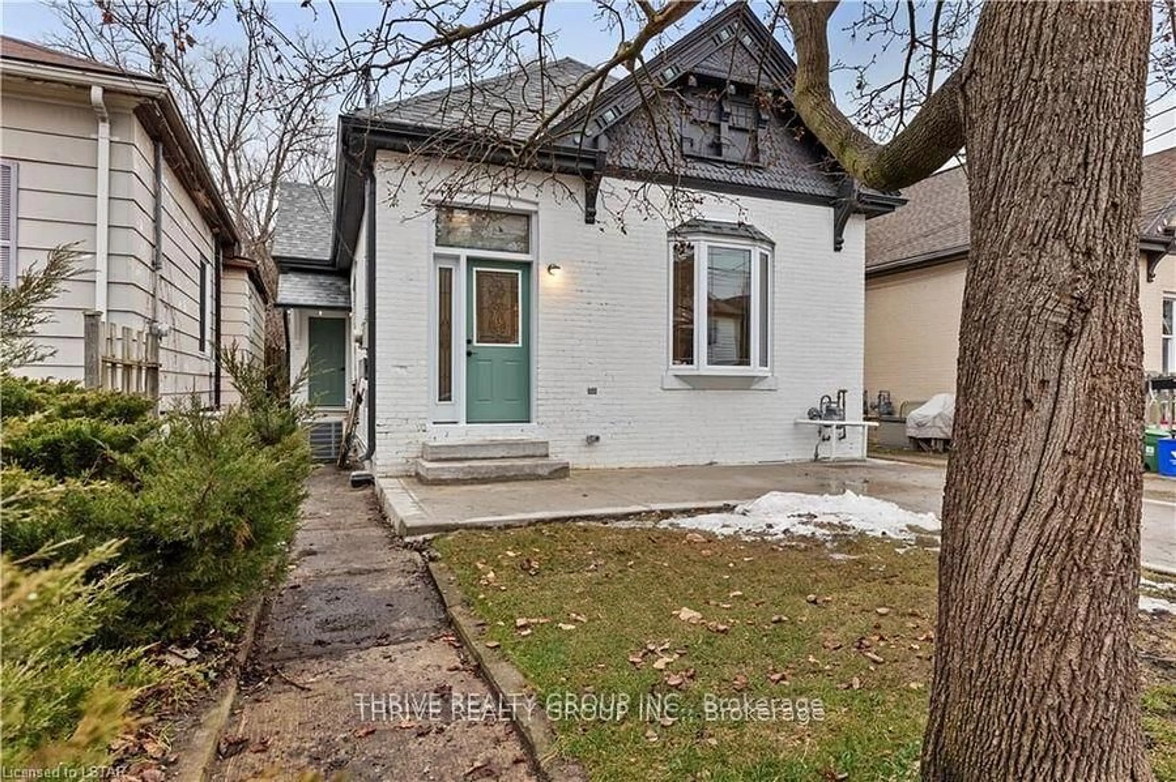 Home with brick exterior material, street for 888 QUEENS Ave, London East Ontario N5W 3H8