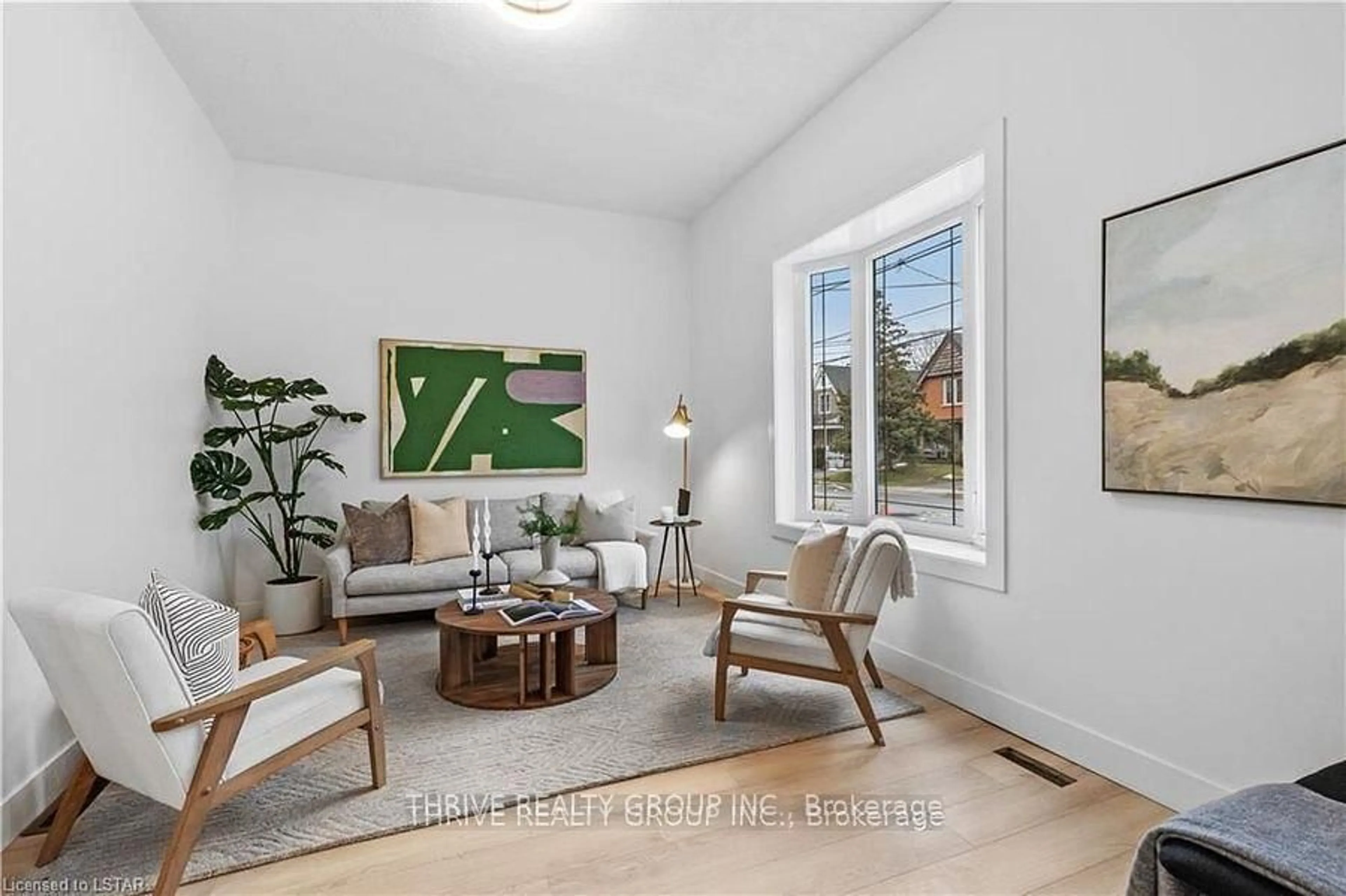 Living room with furniture, unknown for 888 QUEENS Ave, London East Ontario N5W 3H8