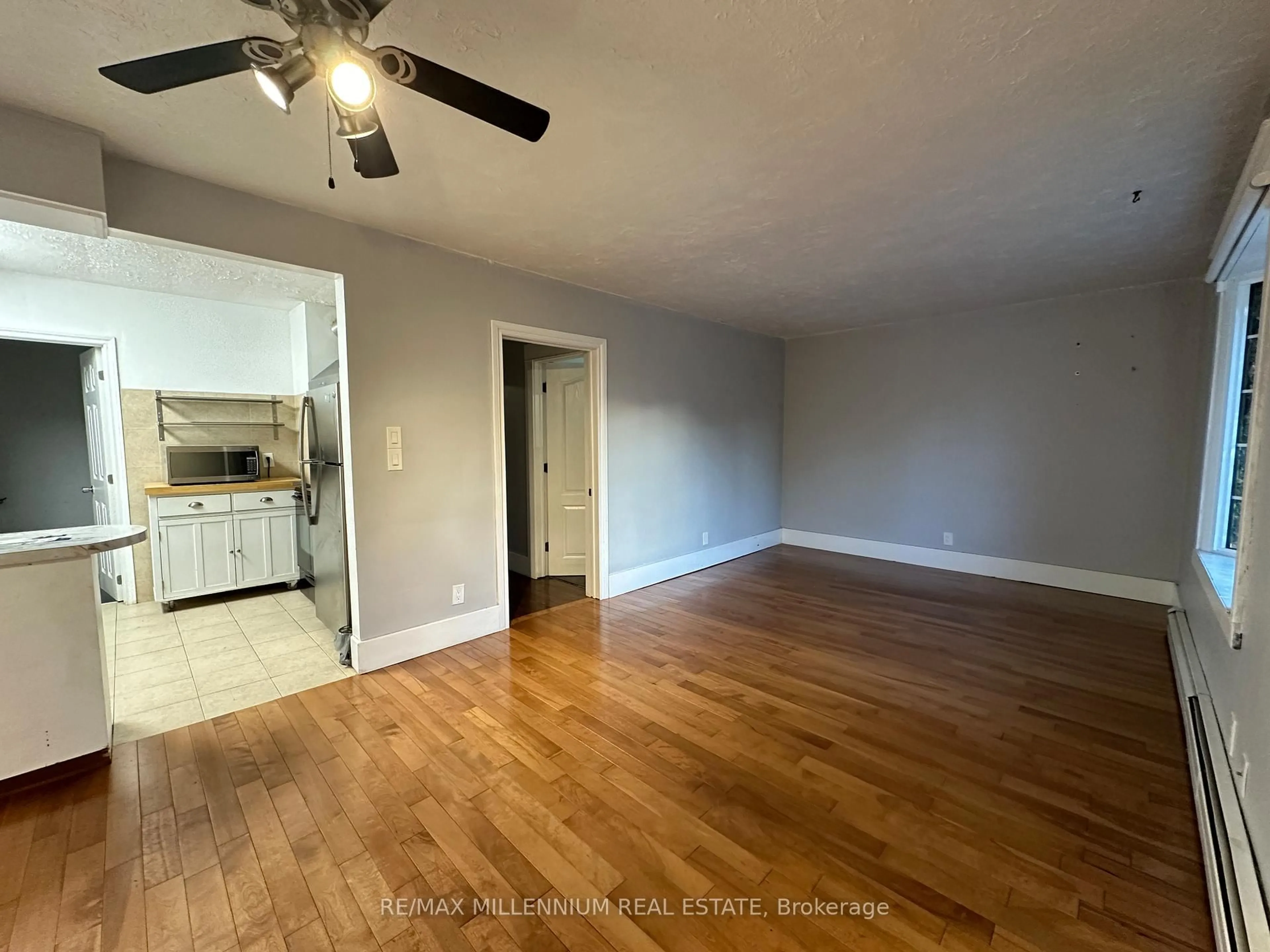 A pic of a room for 4680 Sixth Ave, Niagara Falls Ontario L2E 4T5