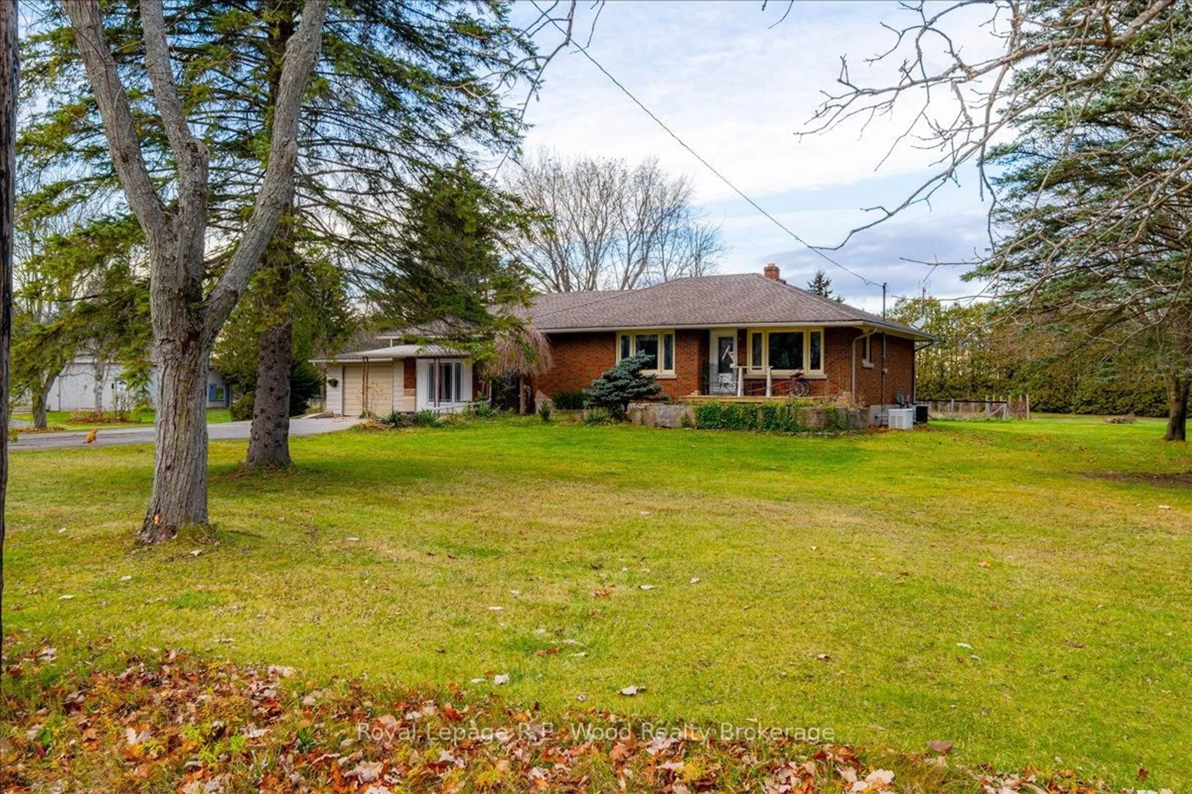 A pic from outside/outdoor area/front of a property/back of a property/a pic from drone, street for 1925 1st Concession Rd St #1925, Norfolk Ontario N4B 2W4