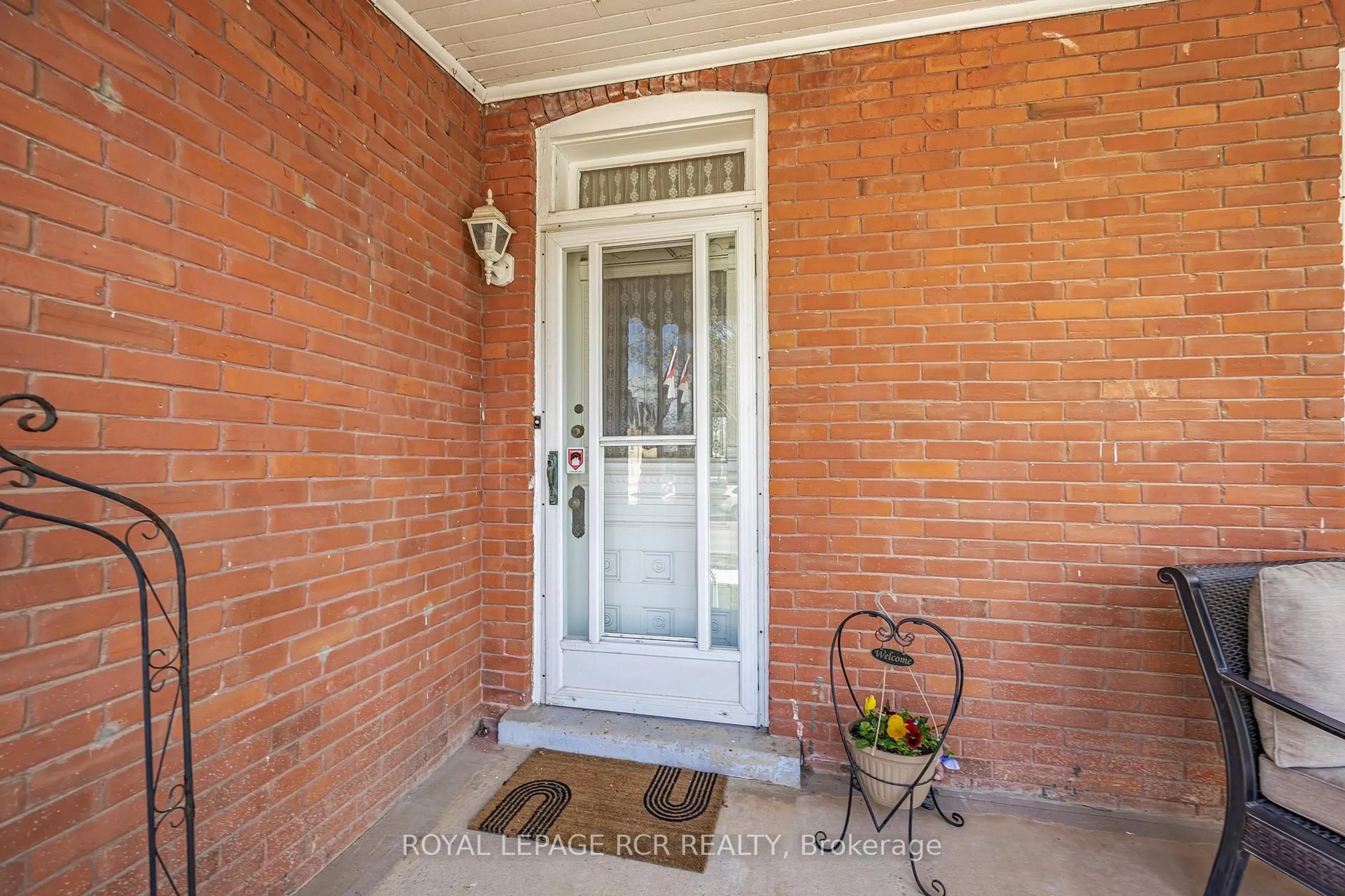 Indoor entryway for 317 Main St, Shelburne Ontario L9V 2Y7