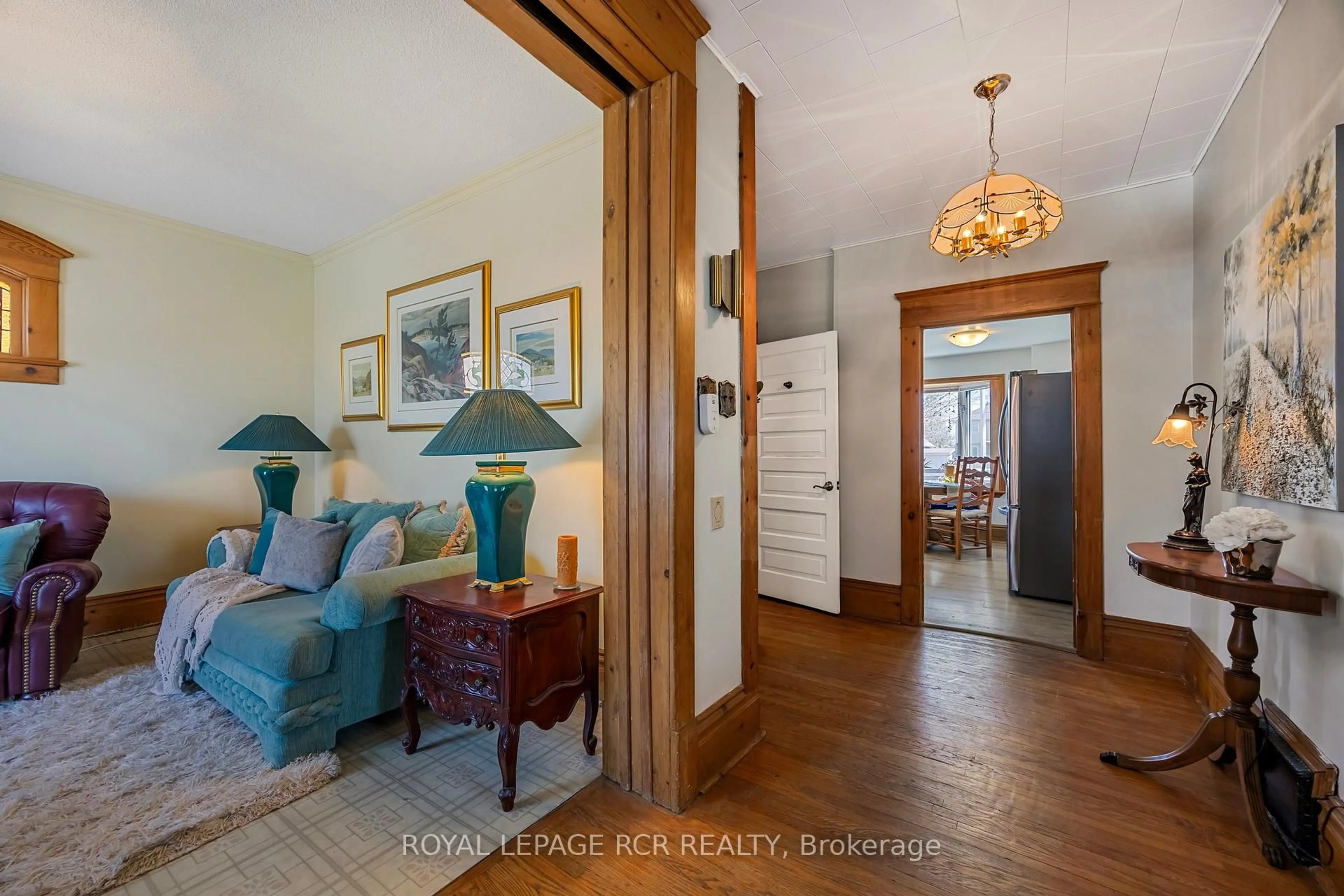 Indoor entryway for 317 Main St, Shelburne Ontario L9V 2Y7