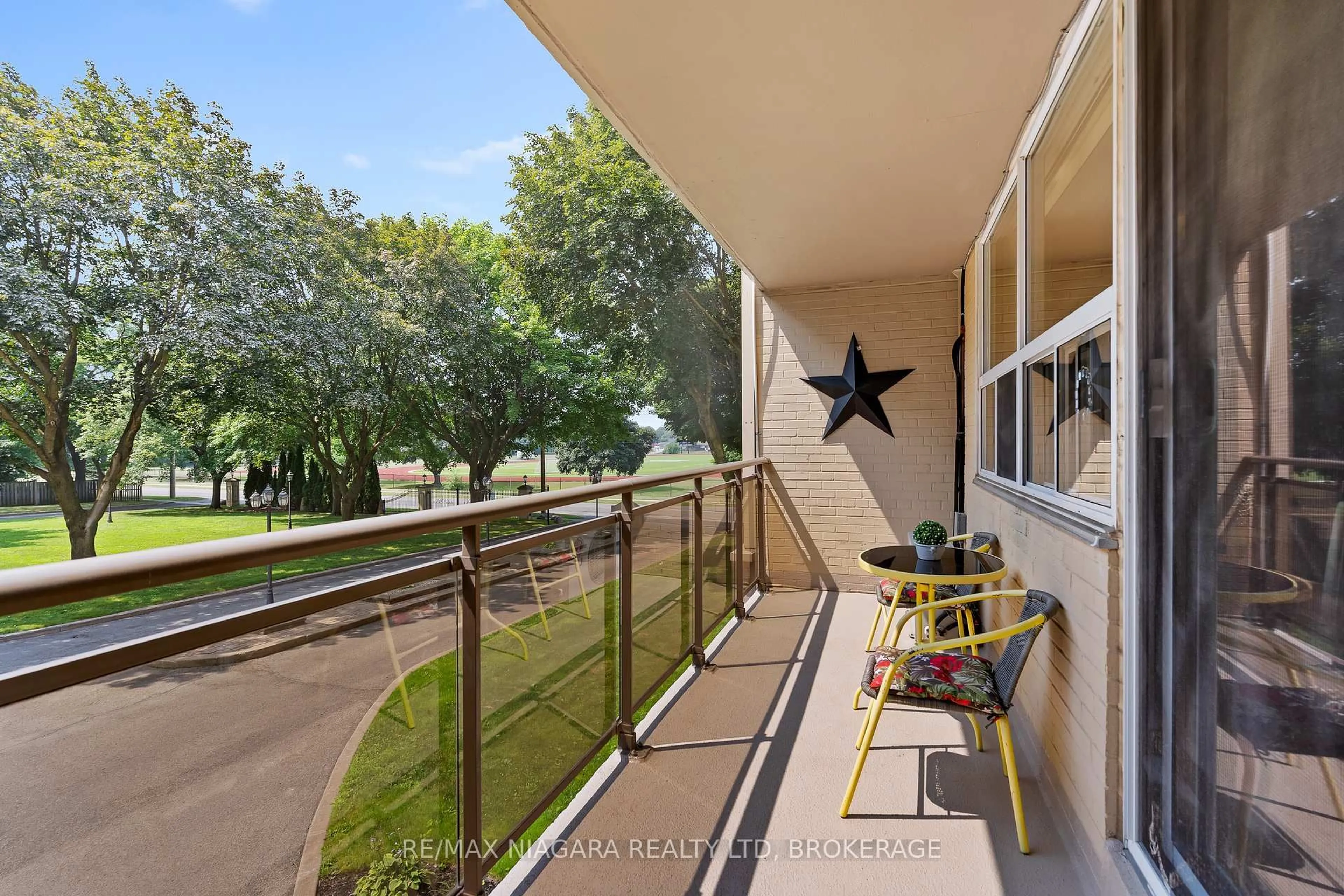 Balcony in the apartment, unknown for 6390 Huggins St #205, Niagara Falls Ontario L2J 1H1