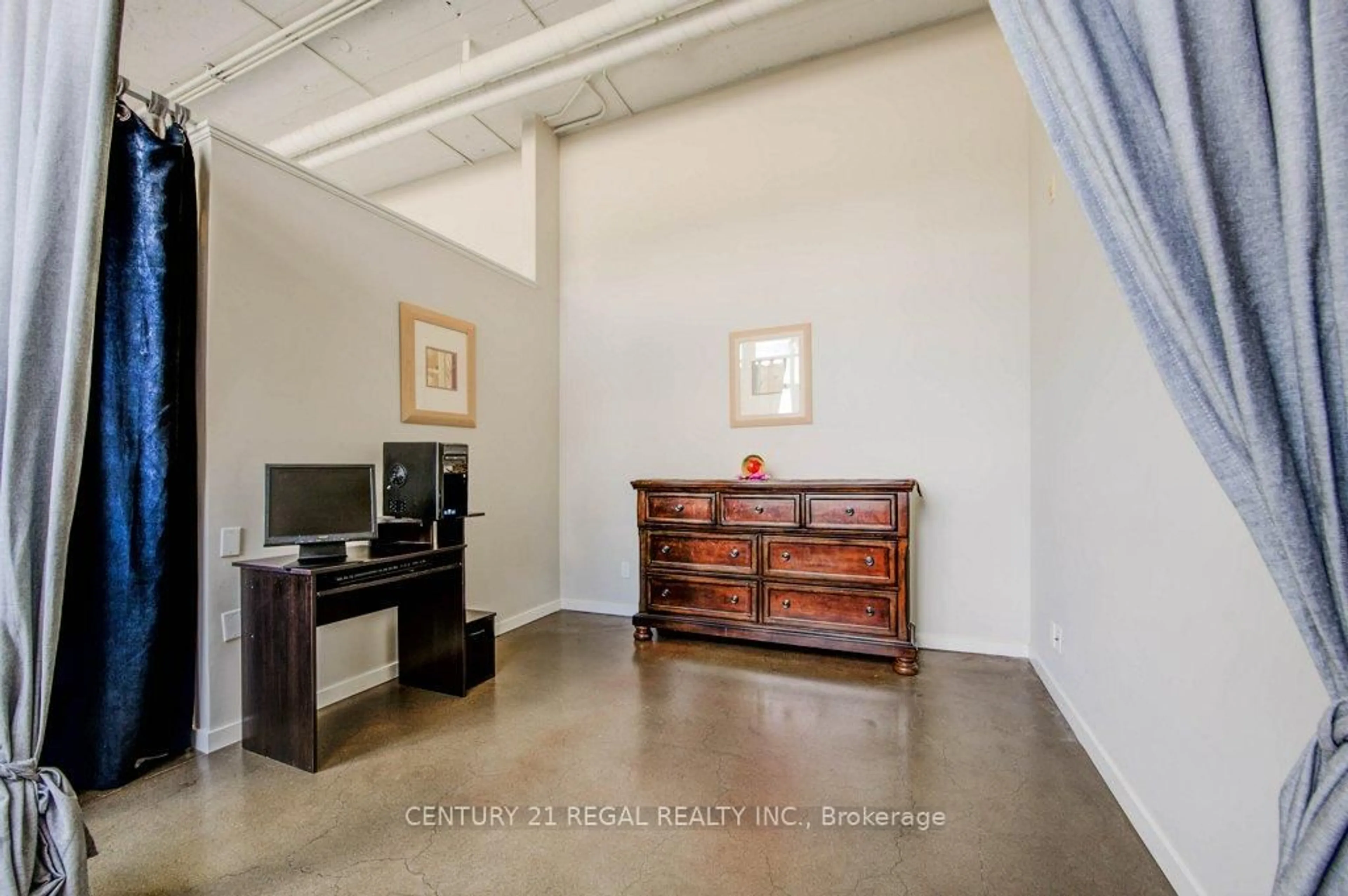 Unknown for 404 King St #102, Kitchener Ontario N2G 4Z9