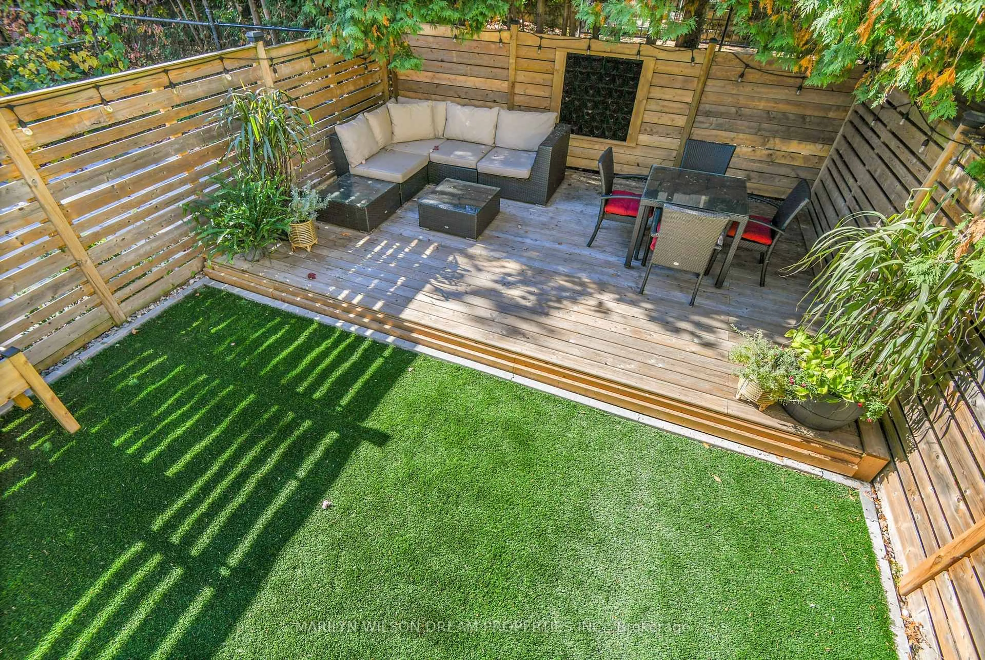 Patio, street for 21 Noel St #B, Ottawa Ontario K1M 2A4