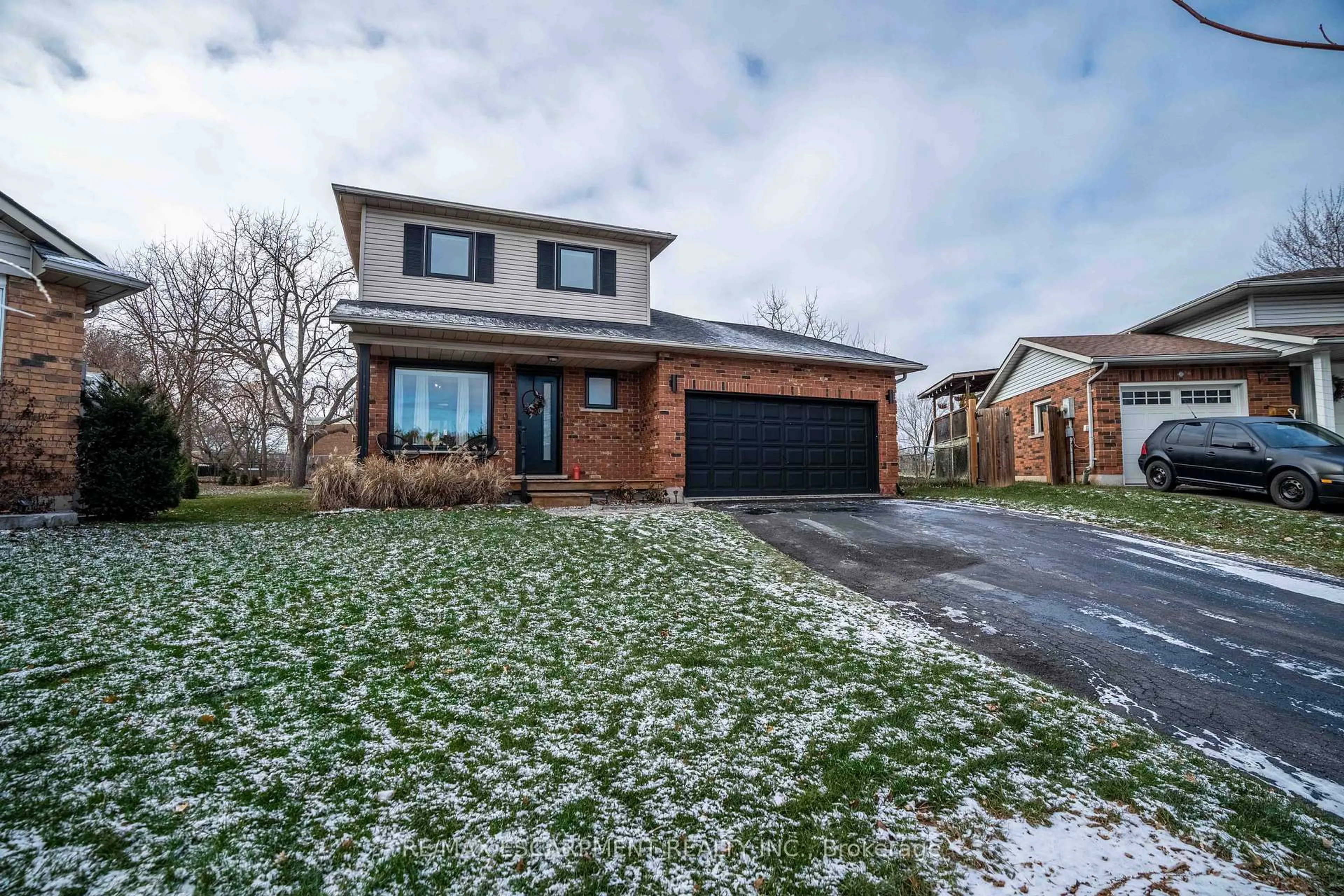 Home with brick exterior material, street for 4310 Concord Ave, Lincoln Ontario L0R 1B6