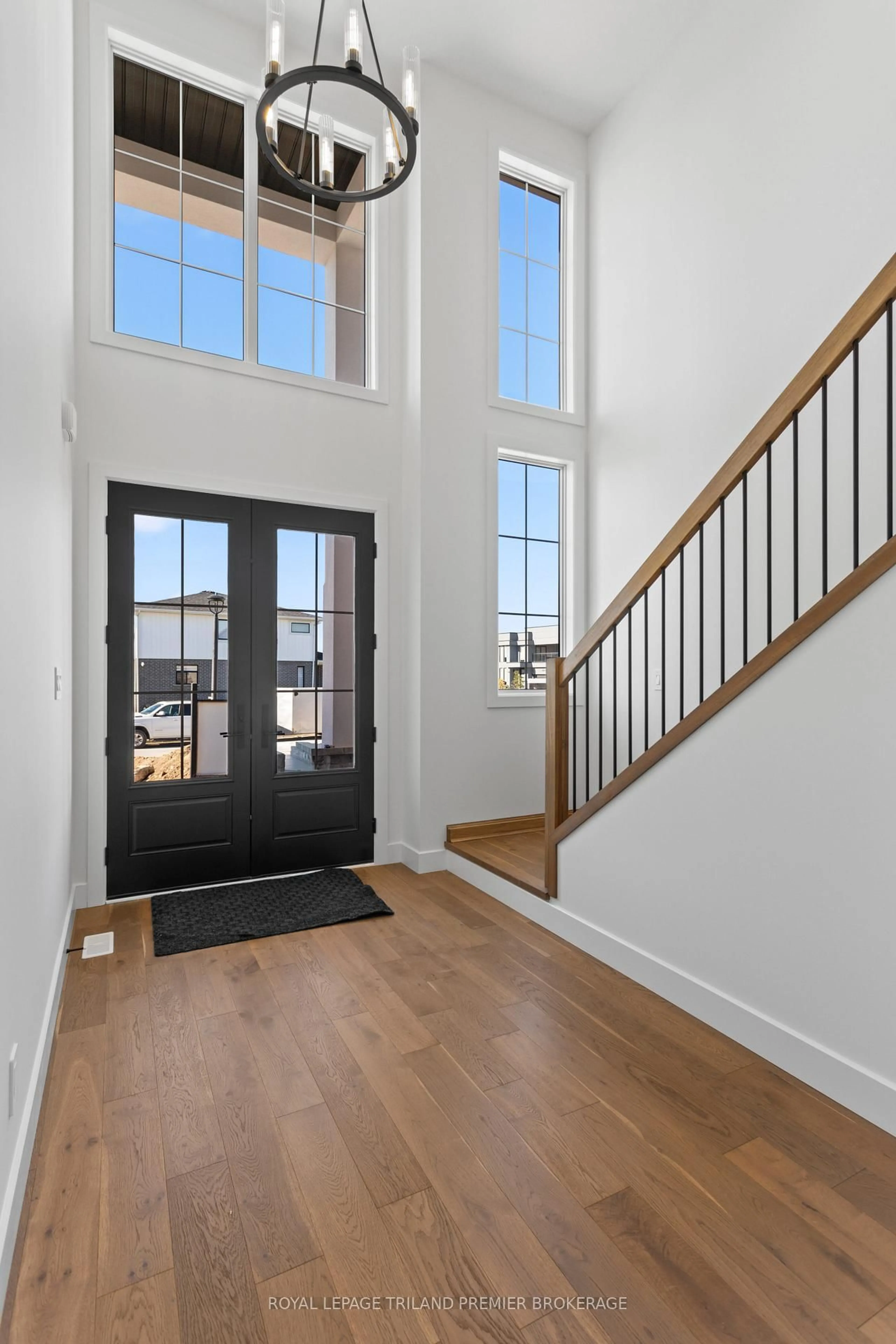 Indoor entryway for 2622 HEARDCREEK Tr, London North Ontario N6G 0W1