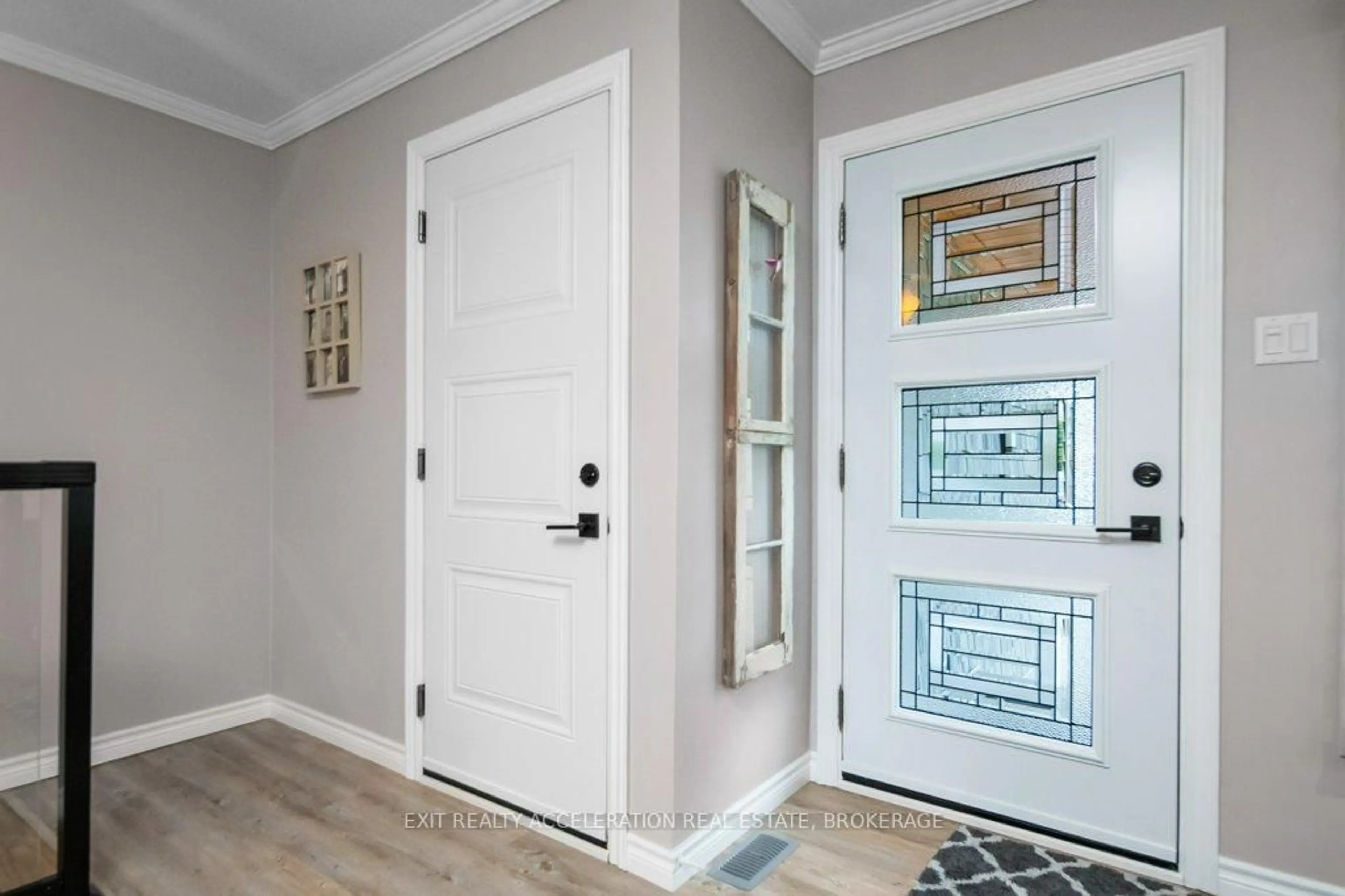 Indoor entryway for 252 Bridge St, Greater Napanee Ontario K7R 3S8