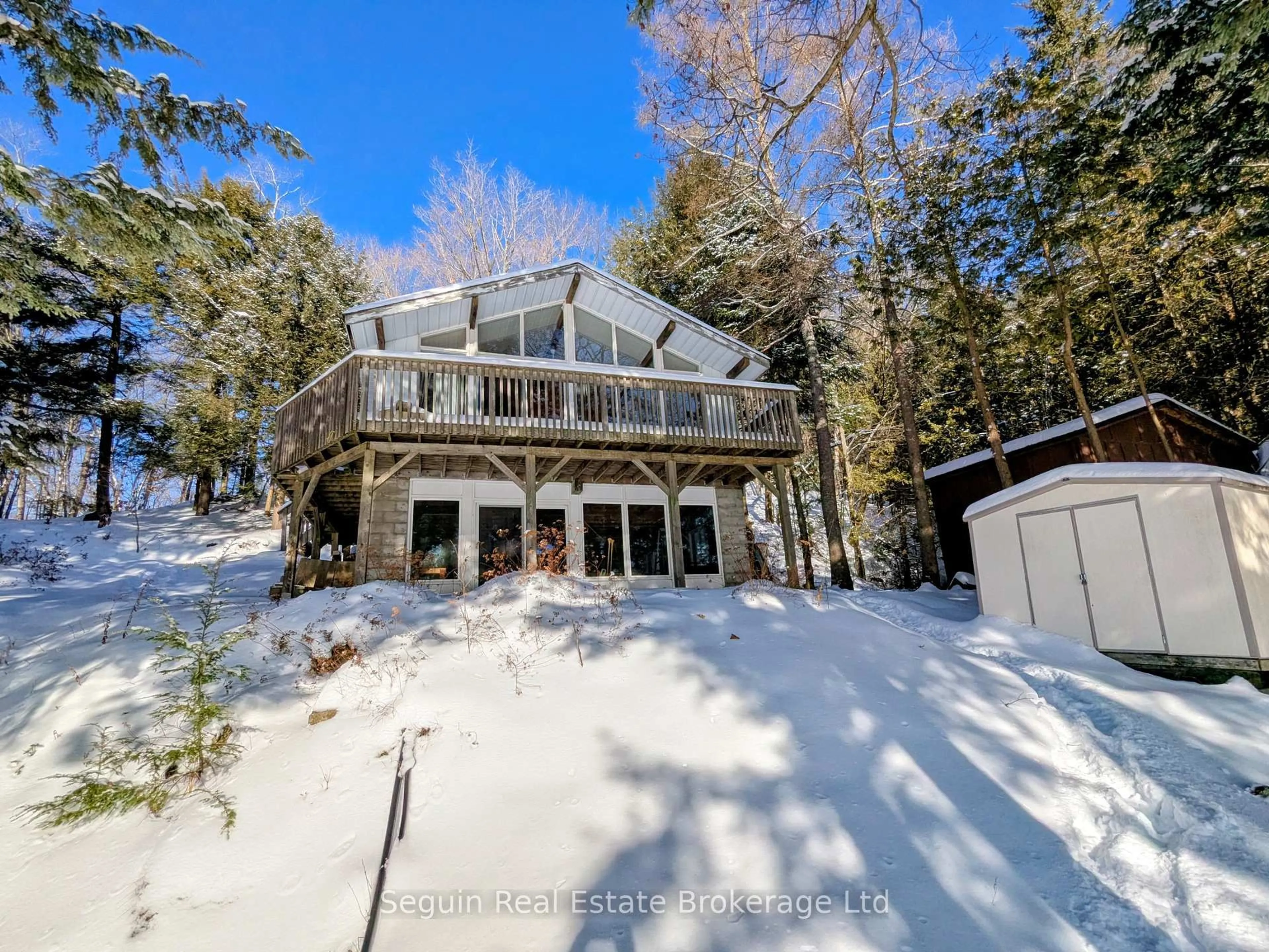 A pic from outside/outdoor area/front of a property/back of a property/a pic from drone, water/lake/river/ocean view for 24 South Fork Rd, The Archipelago Ontario P2A 0B7