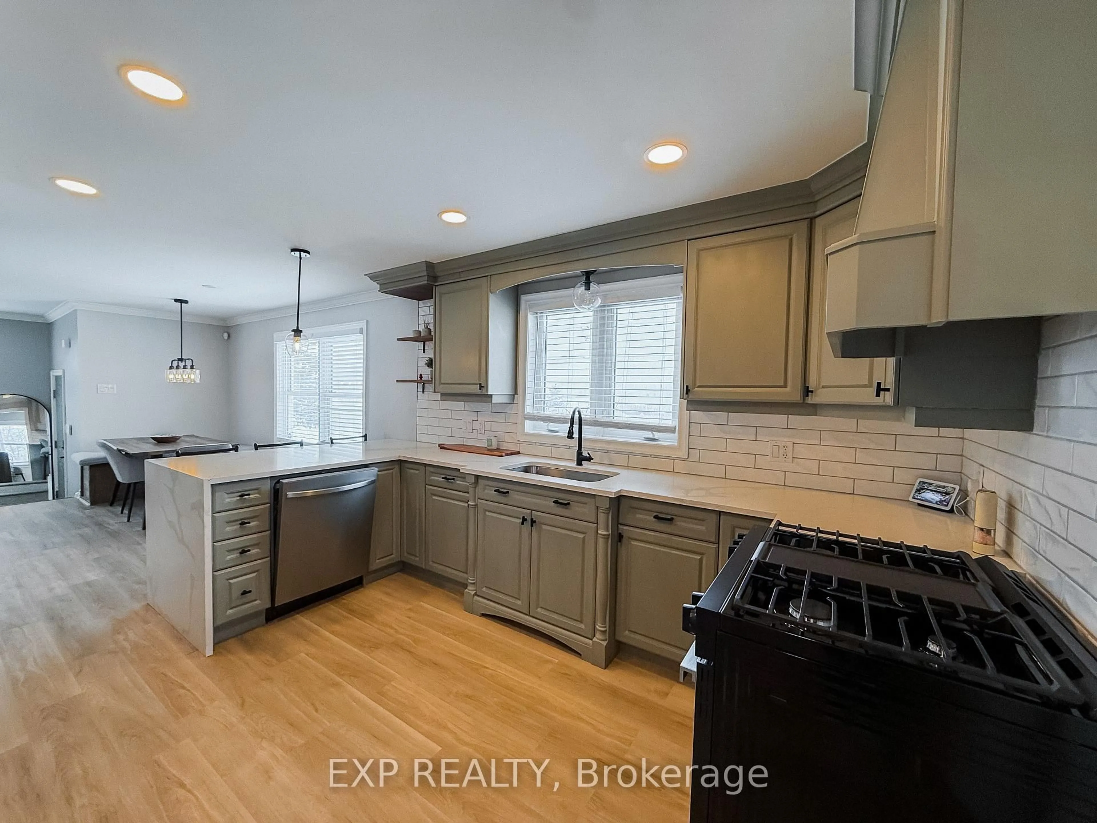 Open concept kitchen, unknown for 5051 WELLINGTON Rd, London South Ontario N6E 3X9