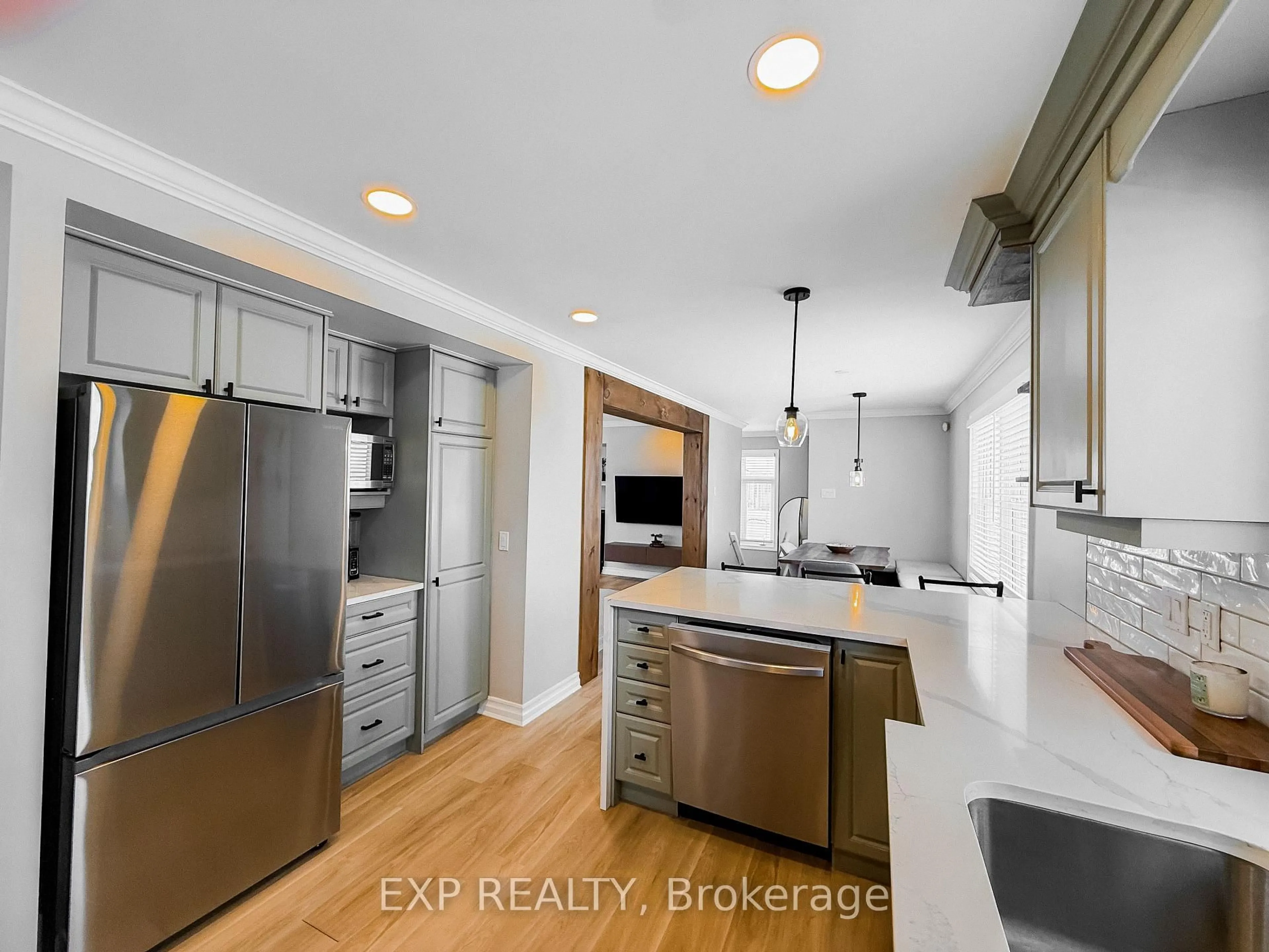 Open concept kitchen, unknown for 5051 WELLINGTON Rd, London South Ontario N6E 3X9