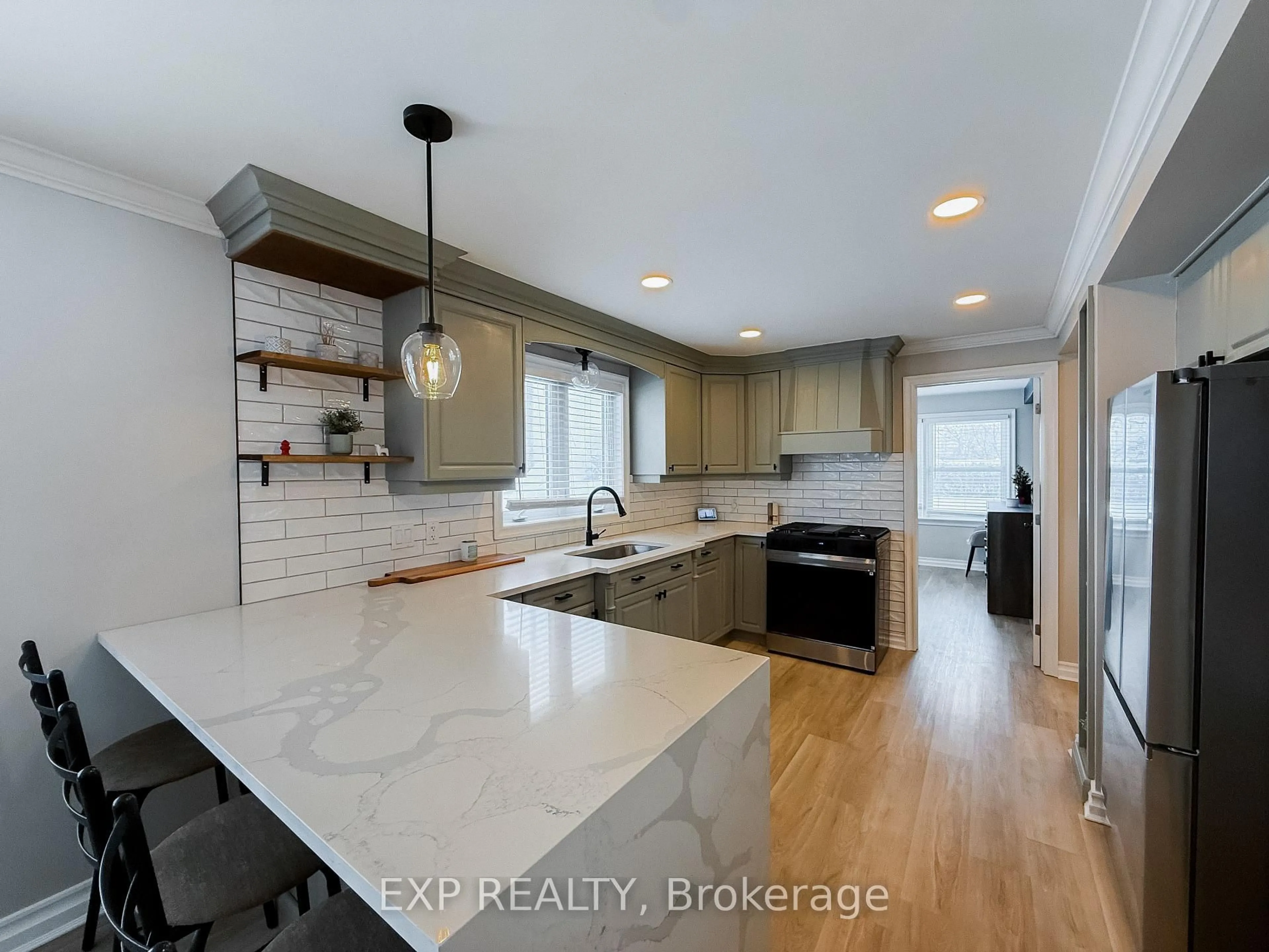 Open concept kitchen, ceramic/tile floor for 5051 WELLINGTON Rd, London South Ontario N6E 3X9