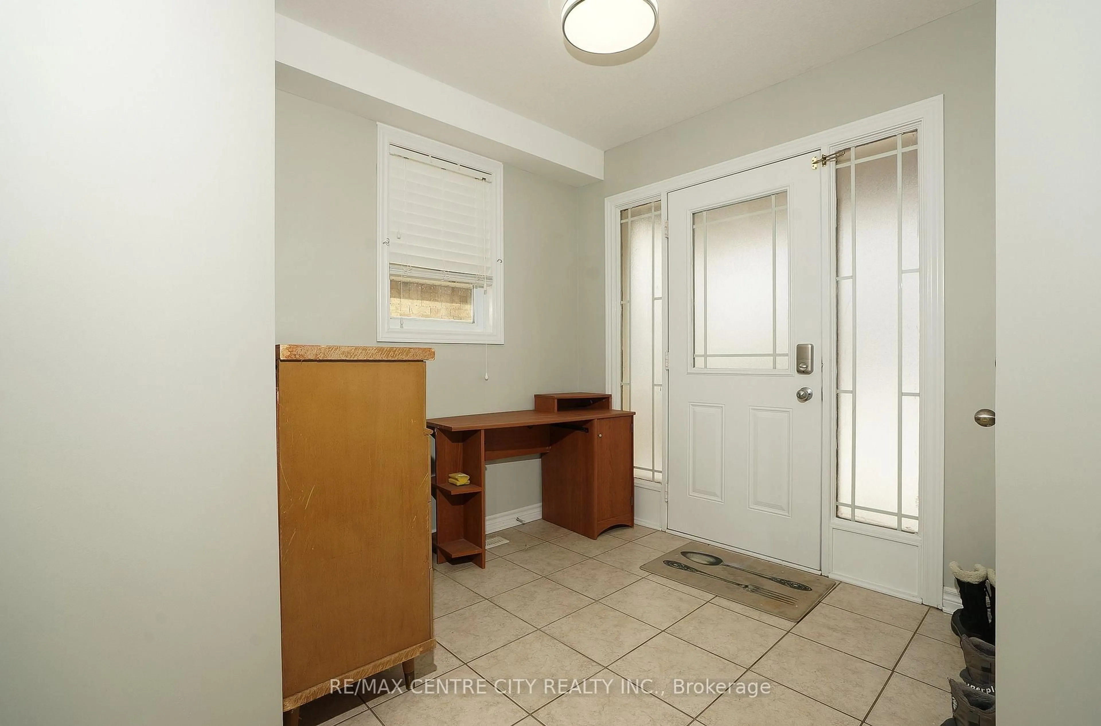 Unknown for 946 Whetherfield St, London North Ontario N6H 5V7