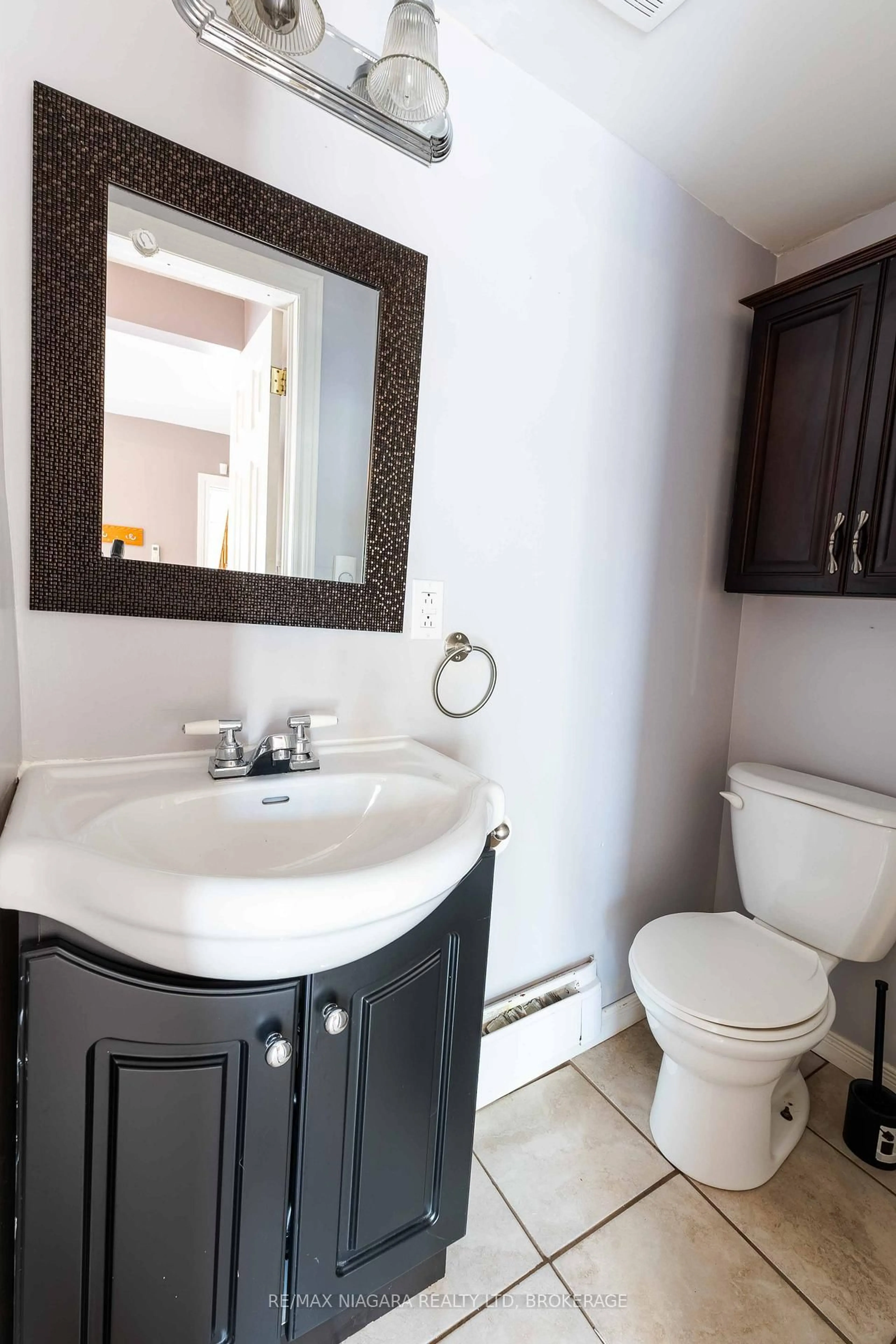 Standard bathroom, ceramic/tile floor for 8 GARNER Ave, Welland Ontario L3B 2X6