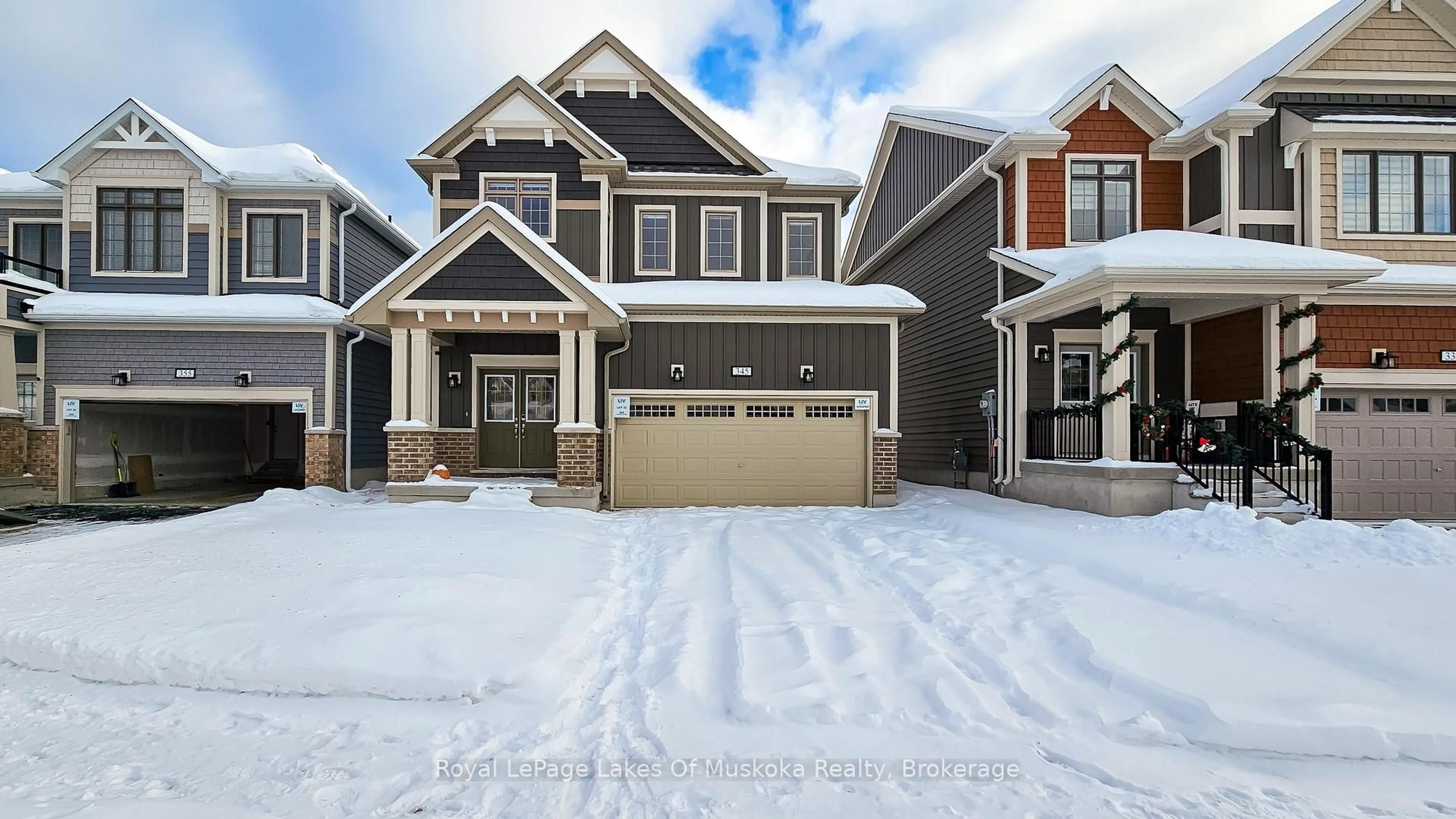 Home with vinyl exterior material, street for 345 Mceachern Lane, Gravenhurst Ontario P1P 0H8