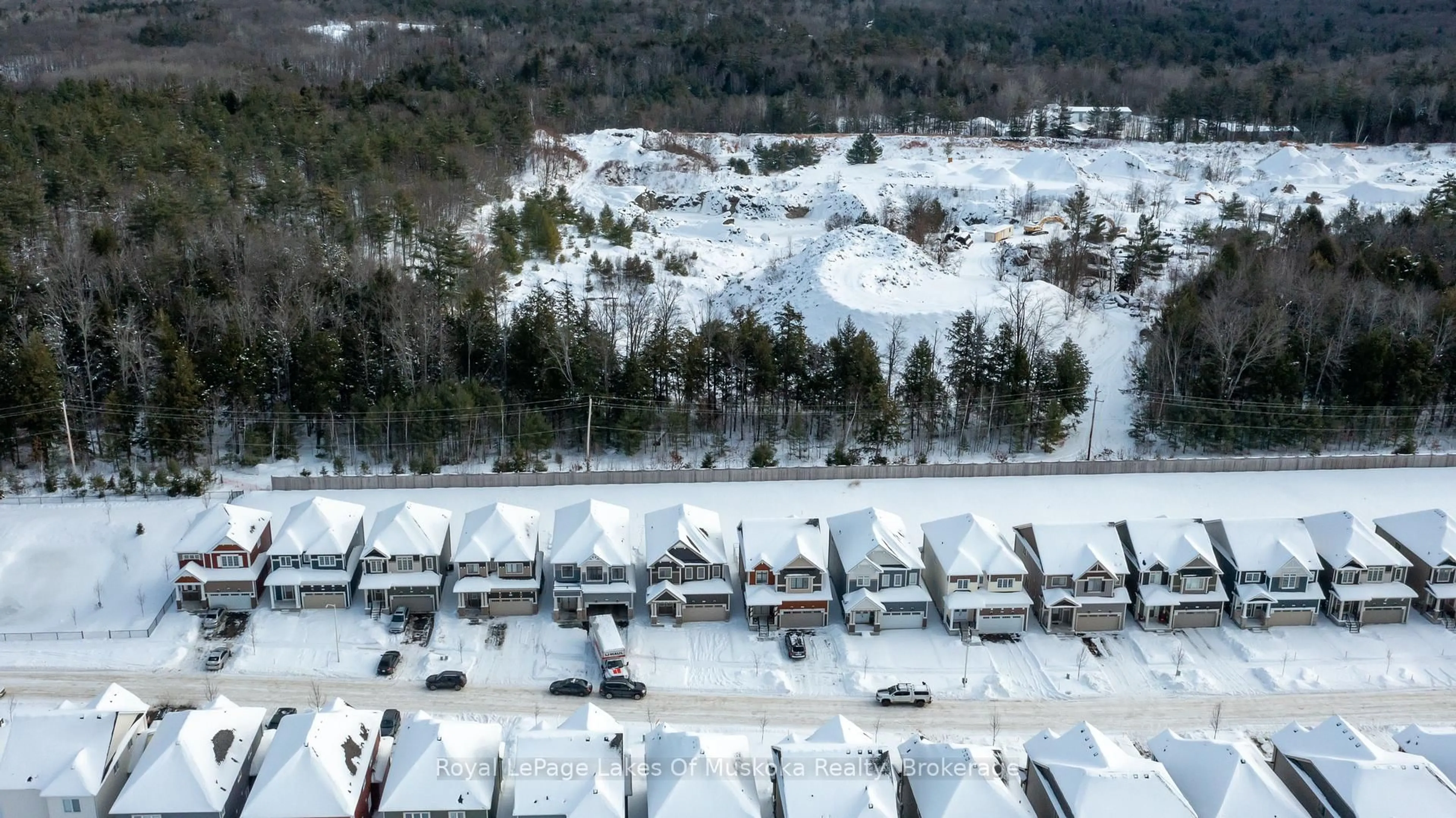 A pic from outside/outdoor area/front of a property/back of a property/a pic from drone, unknown for 345 Mceachern Lane, Gravenhurst Ontario P1P 0H8