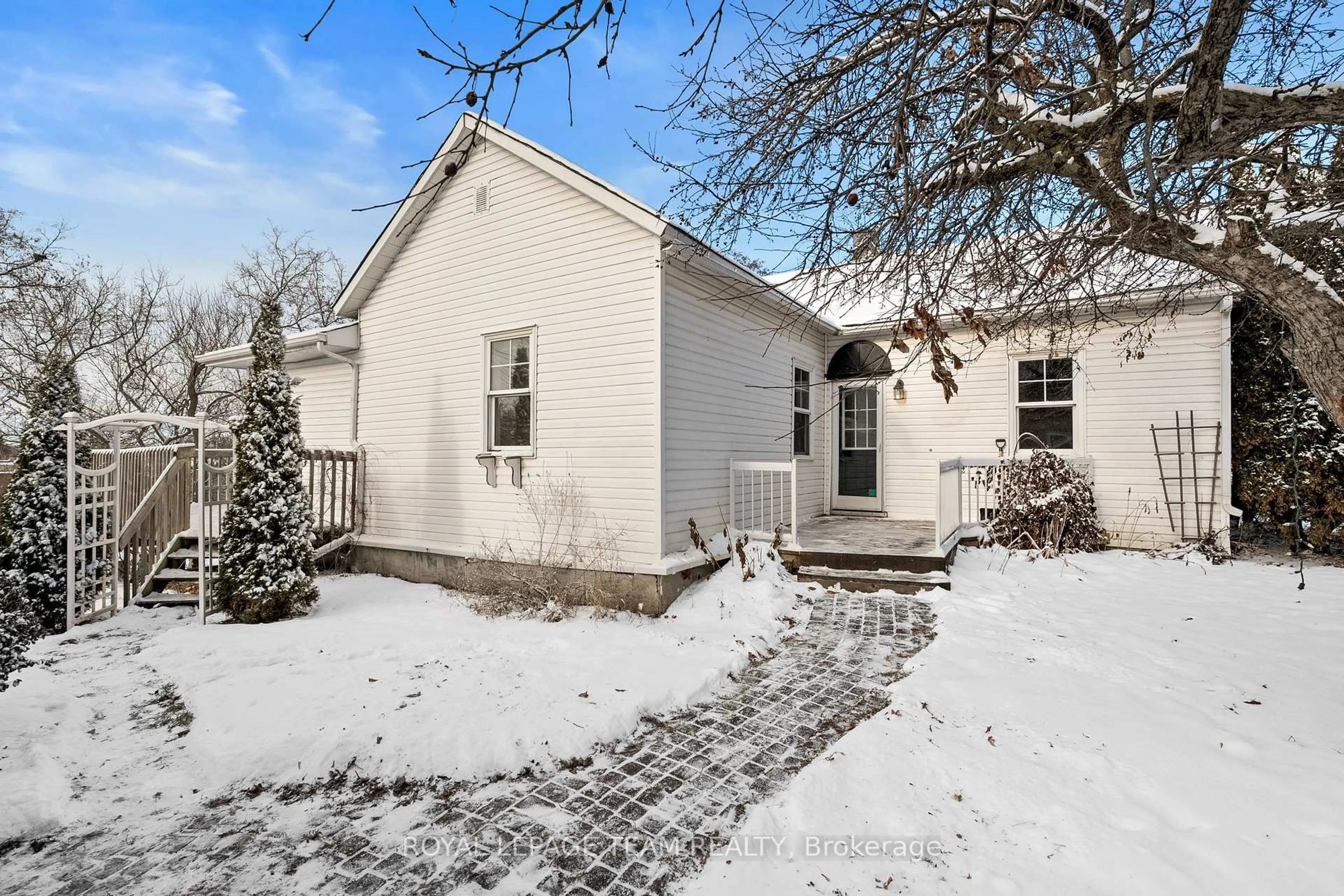 Unknown for 5584 Manotick Main St, Ottawa Ontario K4M 1A4