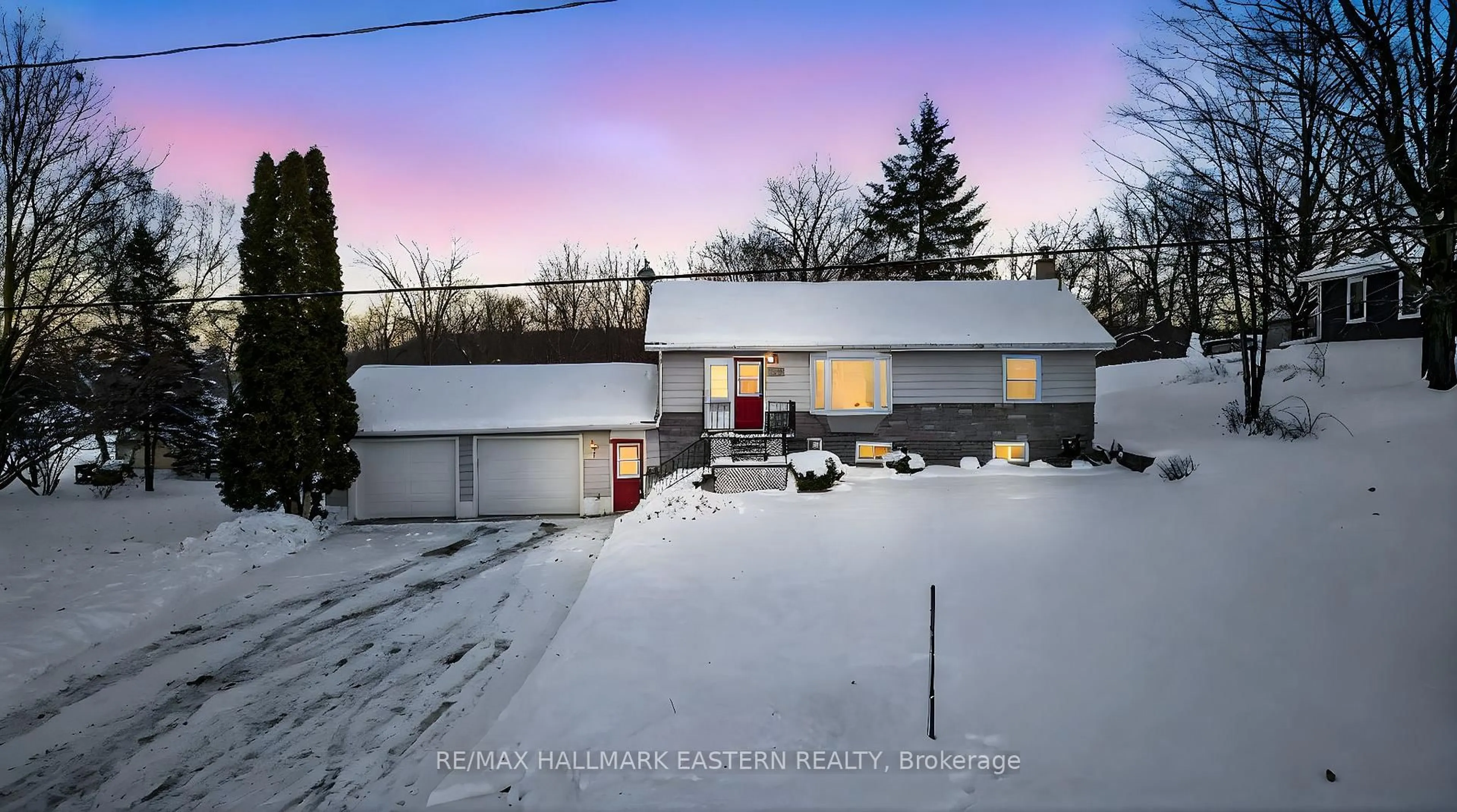 A pic from outside/outdoor area/front of a property/back of a property/a pic from drone, street for 273 Victoria St, Trent Hills Ontario K0L 1L0