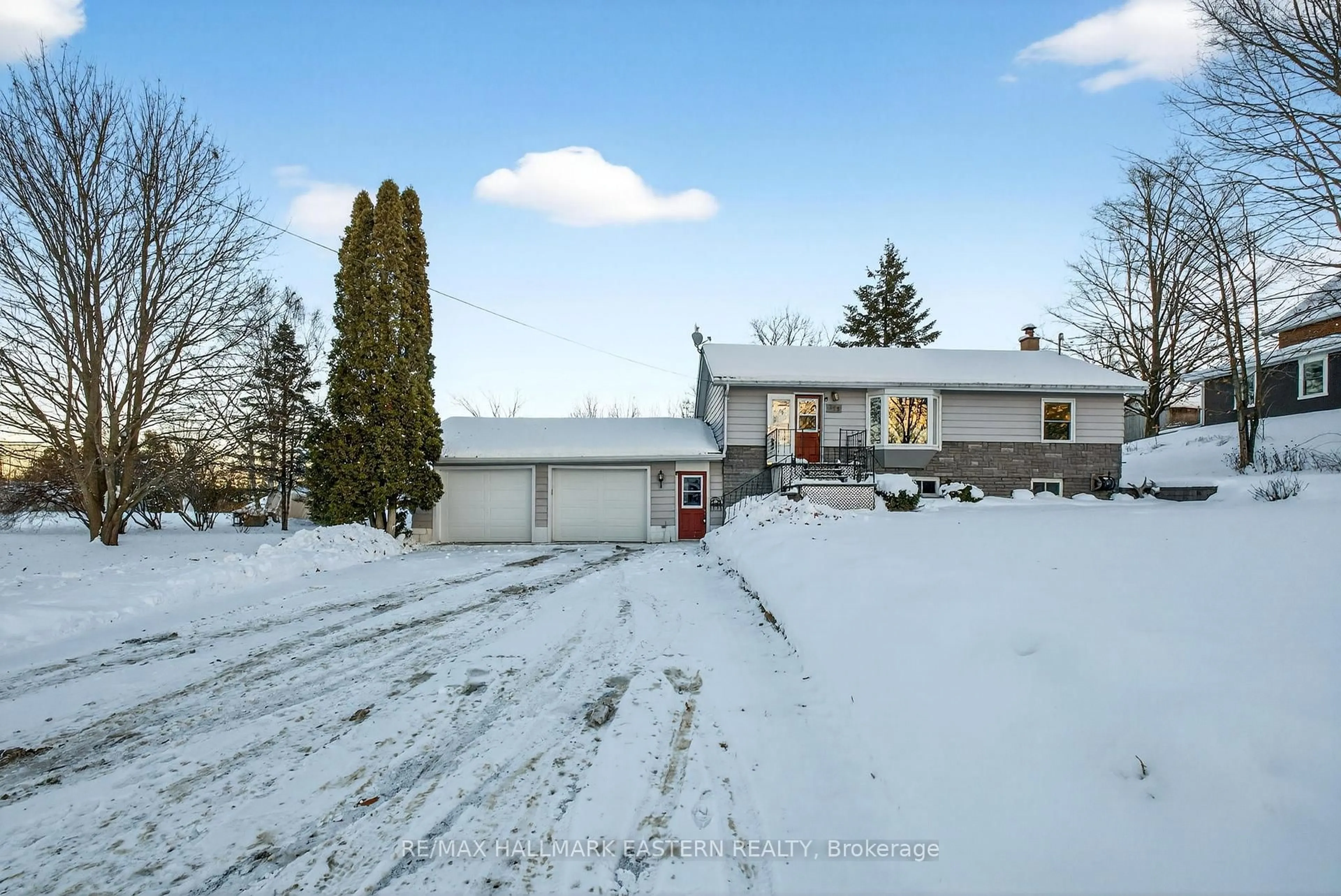 A pic from outside/outdoor area/front of a property/back of a property/a pic from drone, street for 273 Victoria St, Trent Hills Ontario K0L 1L0