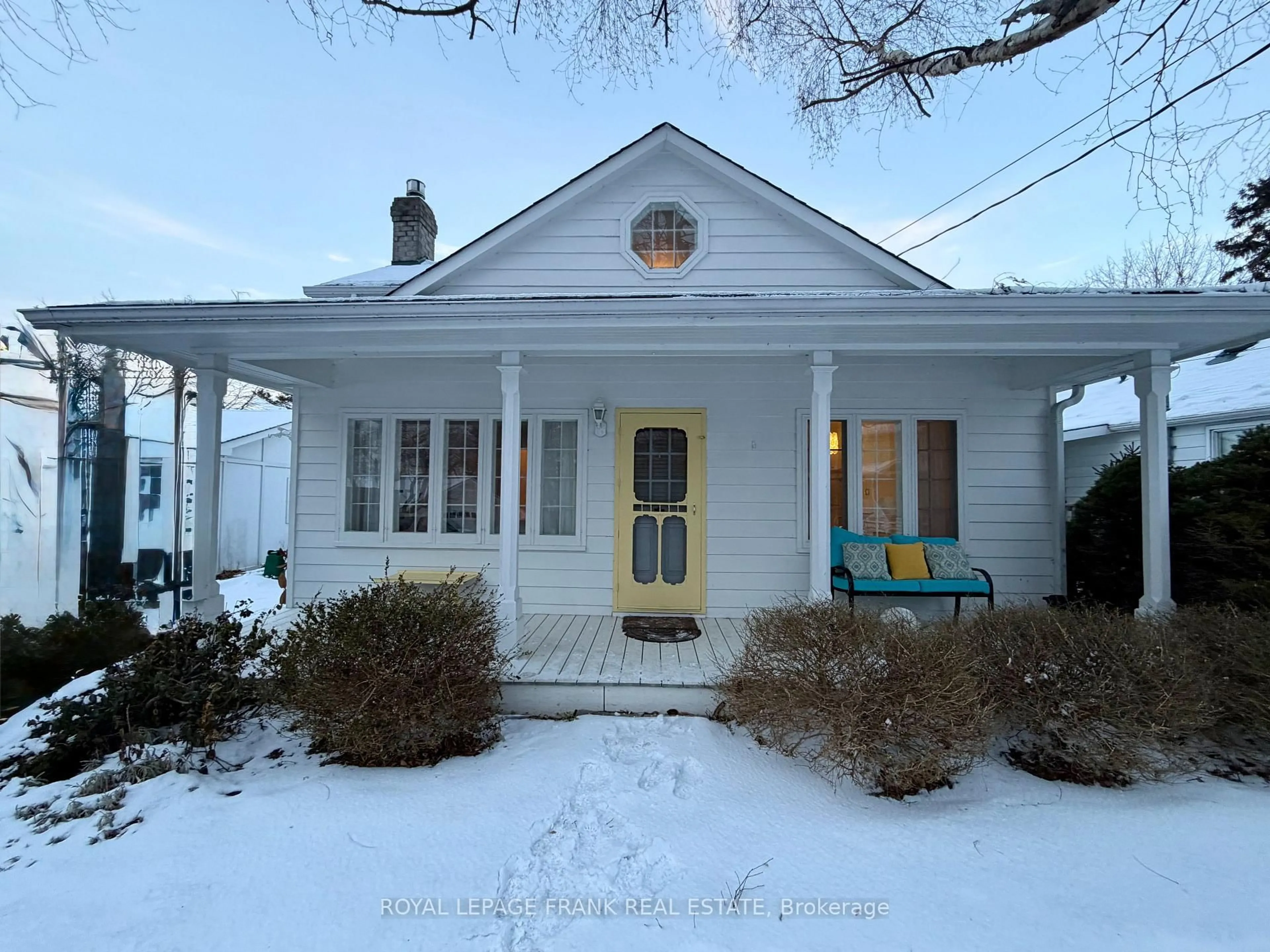 Home with vinyl exterior material, street for 246 Lake St, Cobourg Ontario K9A 1R5