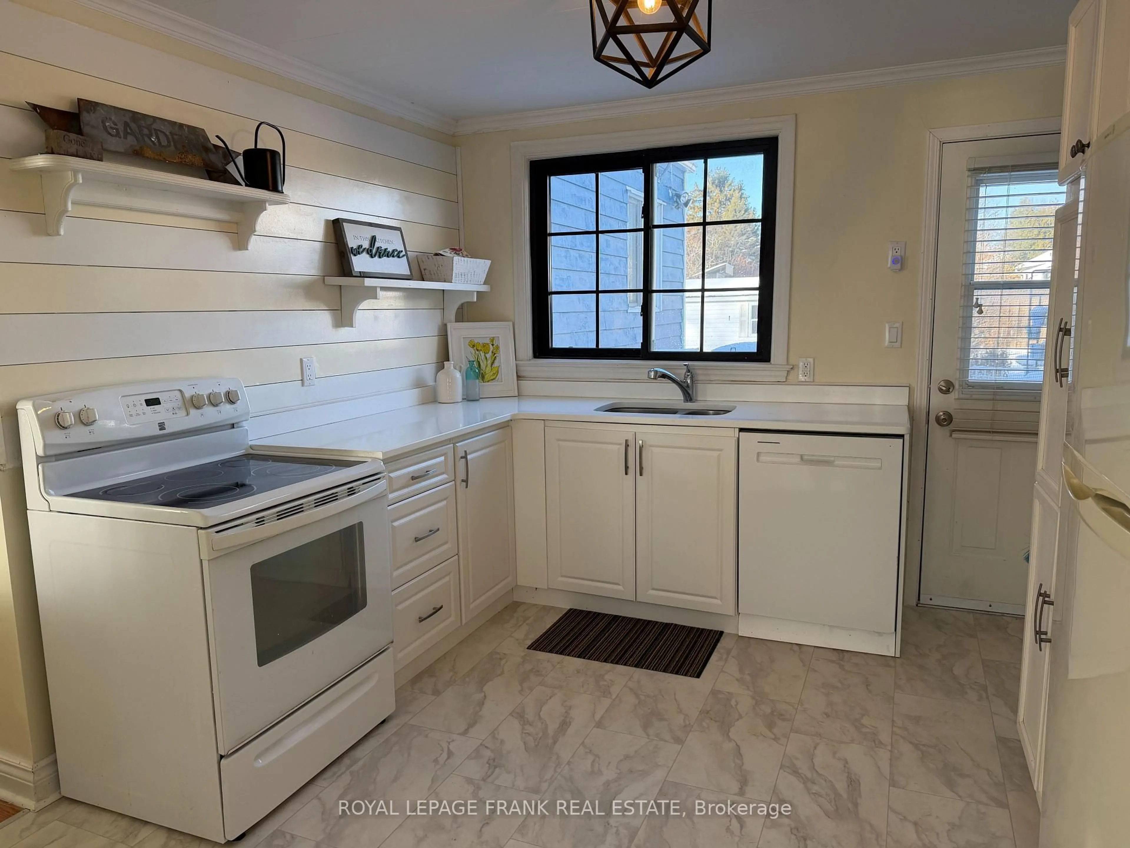 Unknown for 246 Lake St, Cobourg Ontario K9A 1R5