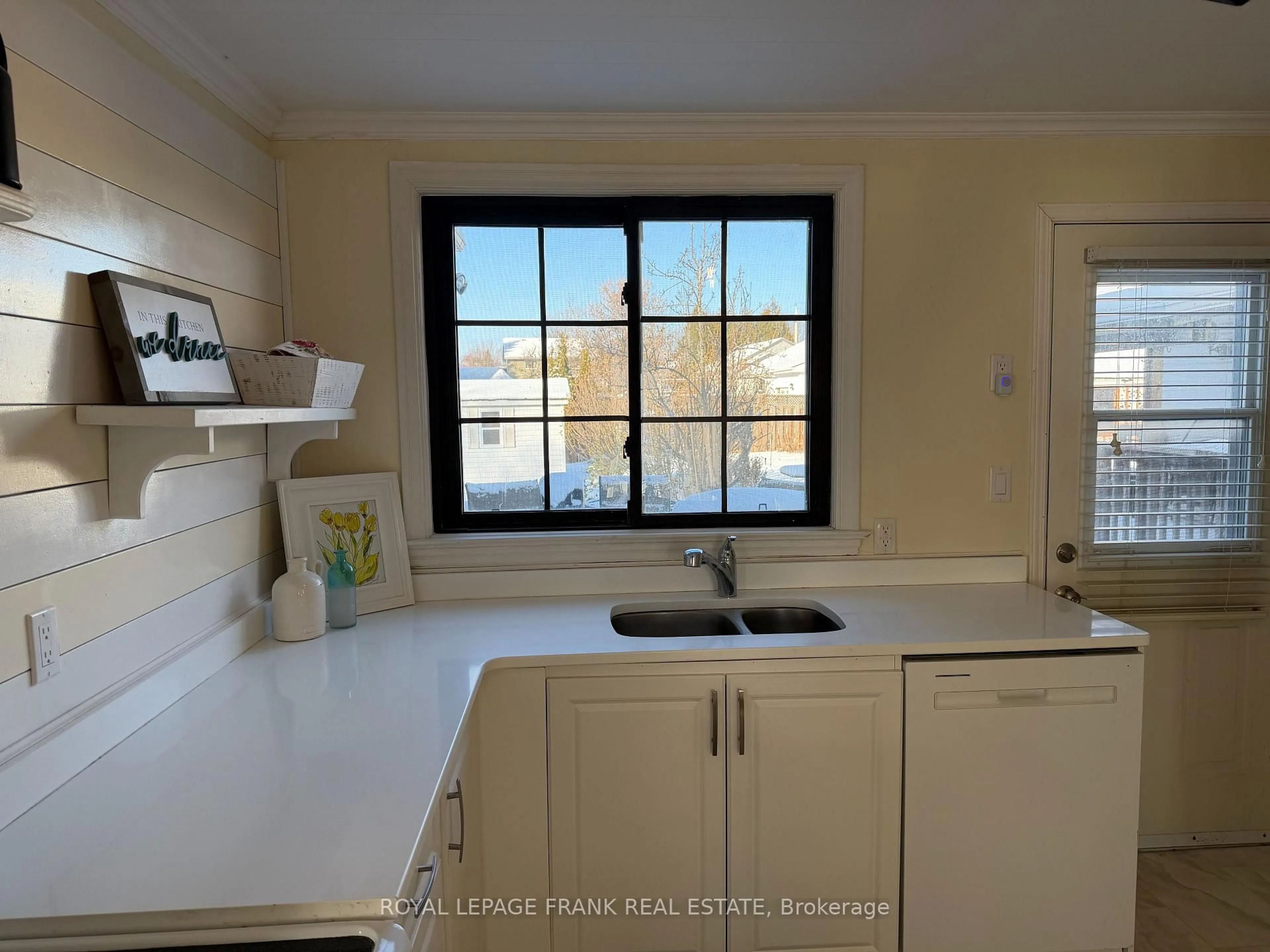 Standard kitchen, unknown for 246 Lake St, Cobourg Ontario K9A 1R5