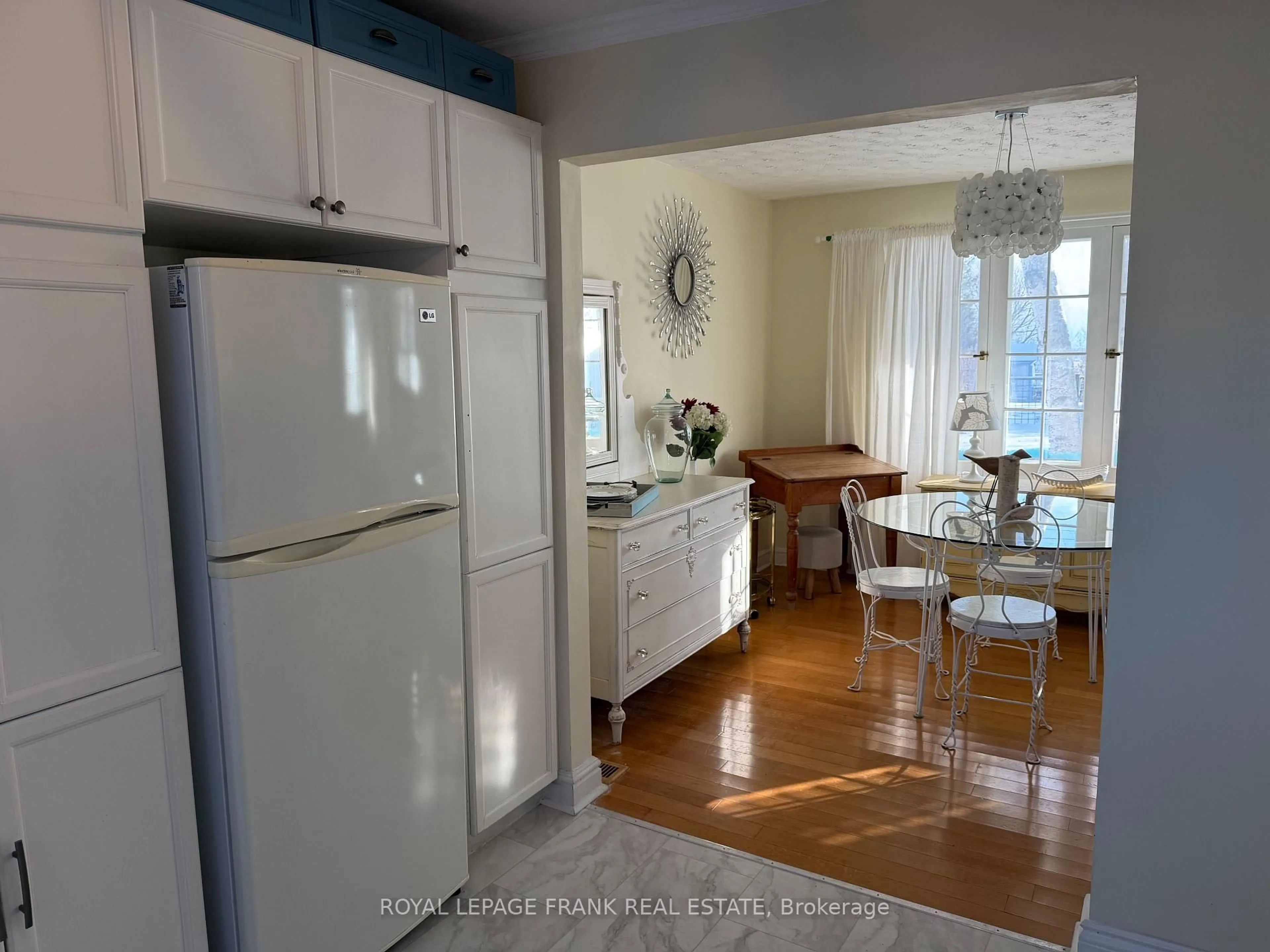 Standard kitchen, unknown for 246 Lake St, Cobourg Ontario K9A 1R5