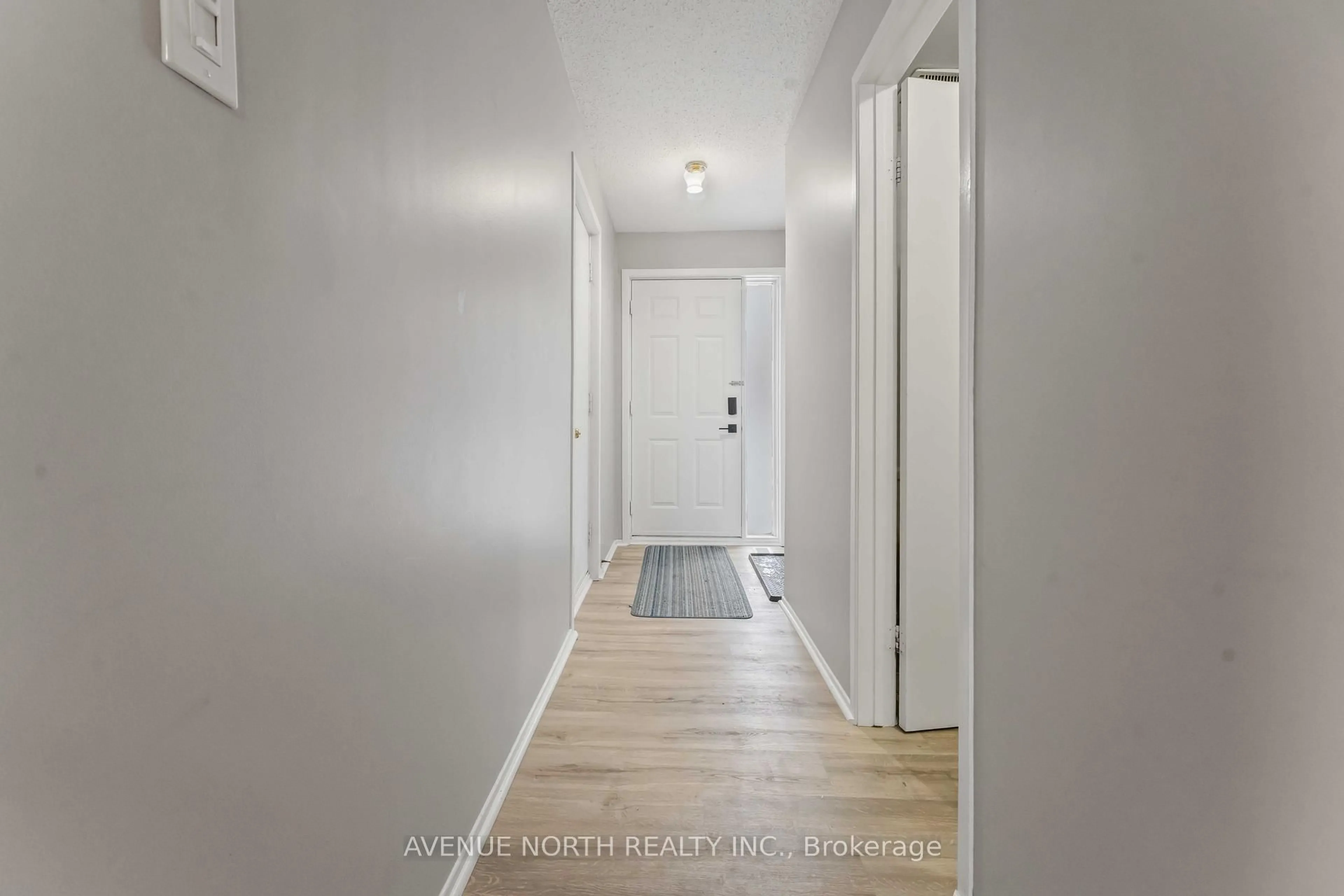 Indoor entryway for 6467 Natalie Way #66, Orleans Ontario K1C 4Y3