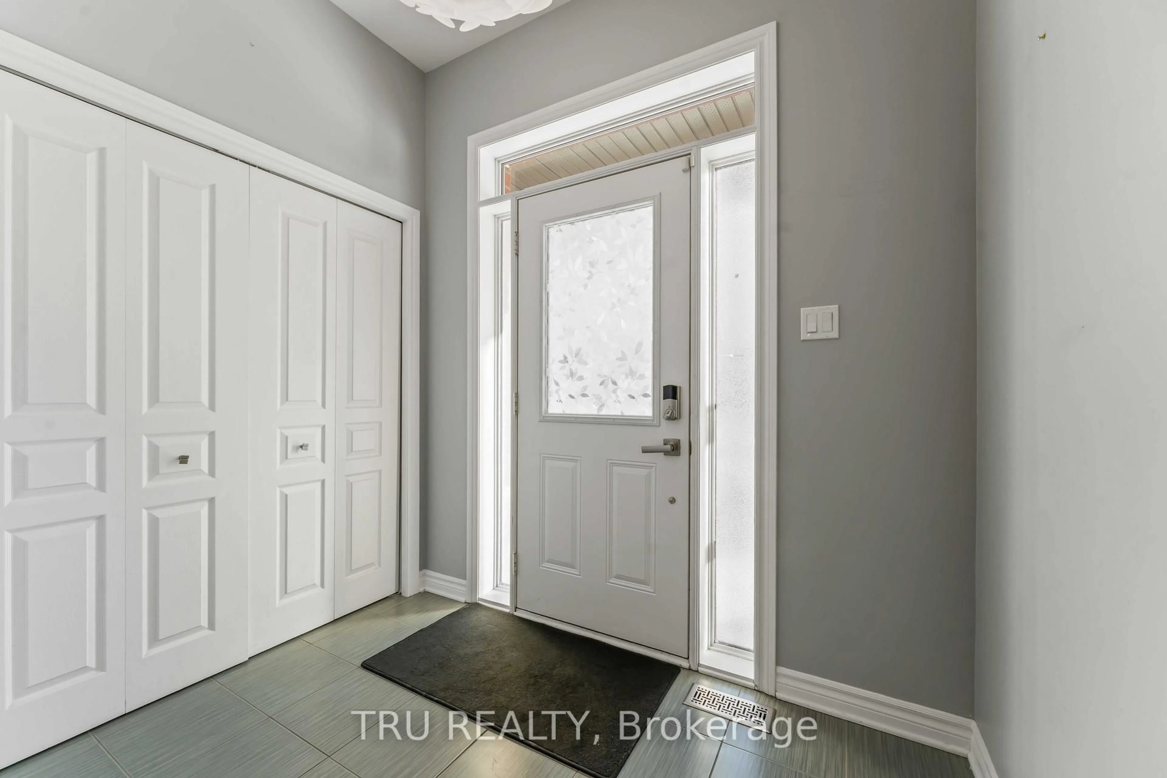 Indoor entryway for 161 Claridge Dr, Ottawa Ontario K2J 5V8