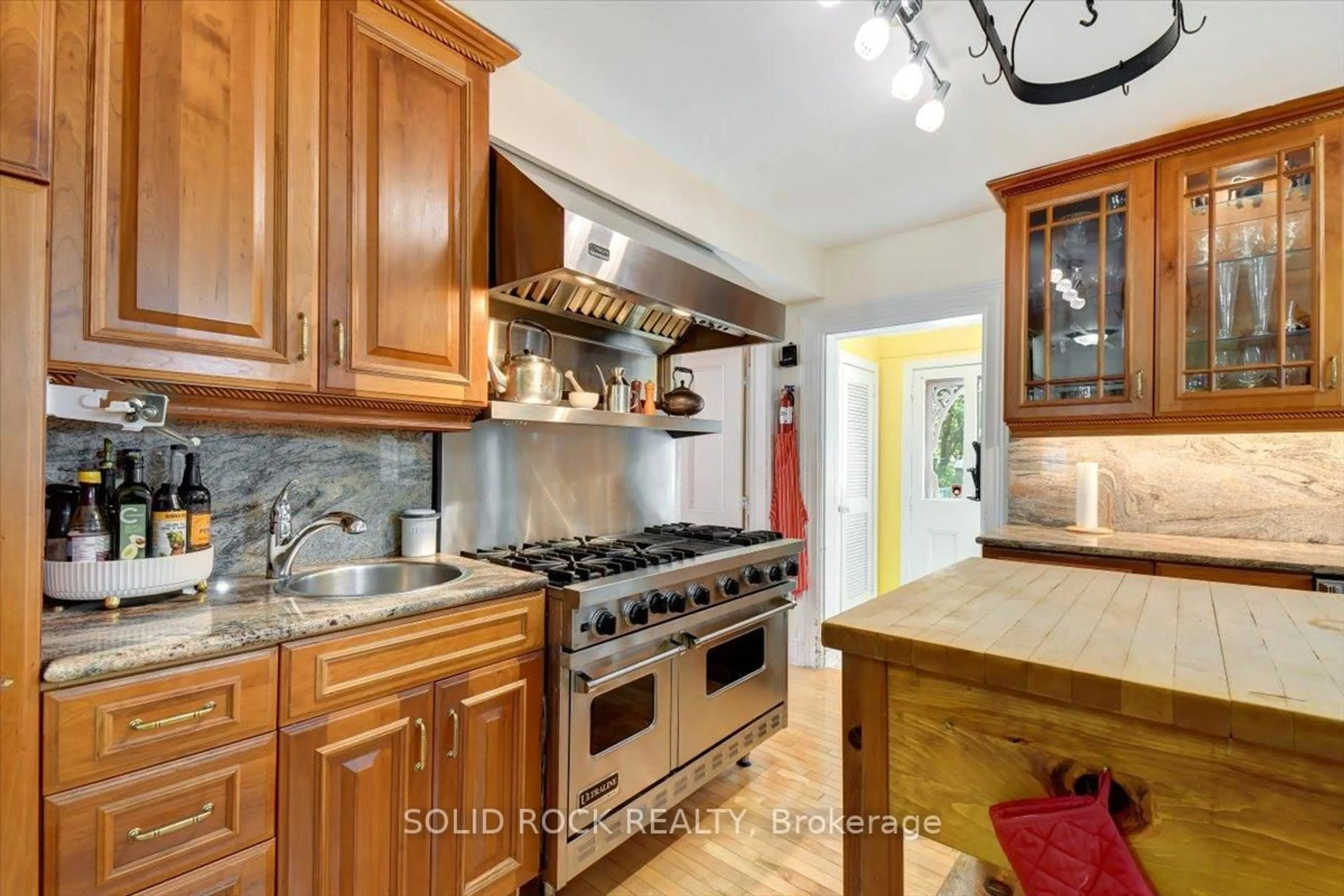 Open concept kitchen, ceramic/tile floor for 87 Booth St, Trent Hills Ontario K0L 1L0