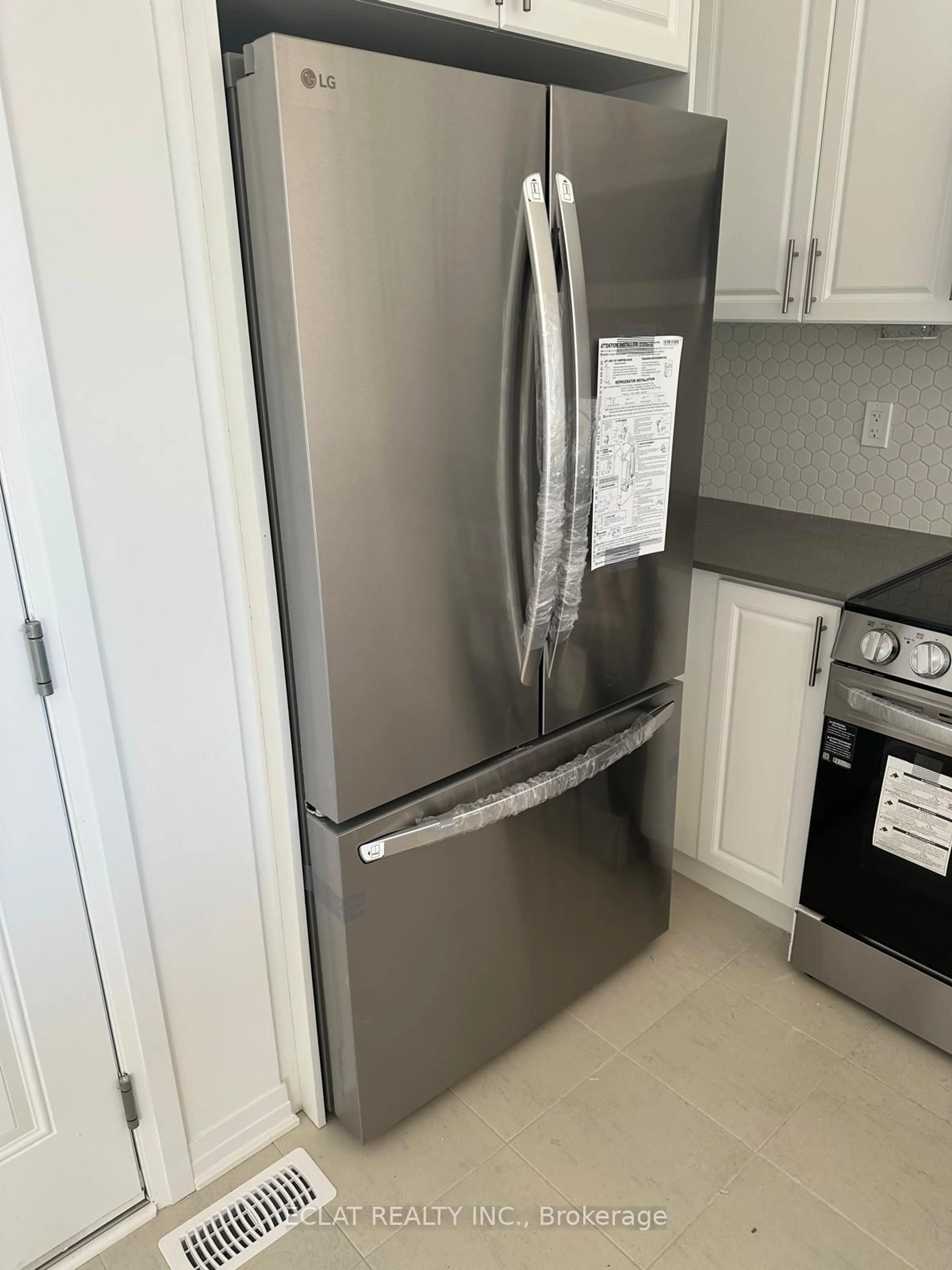 Standard kitchen, unknown for 8 Poett Ave, Stratford Ontario N5A 0M2