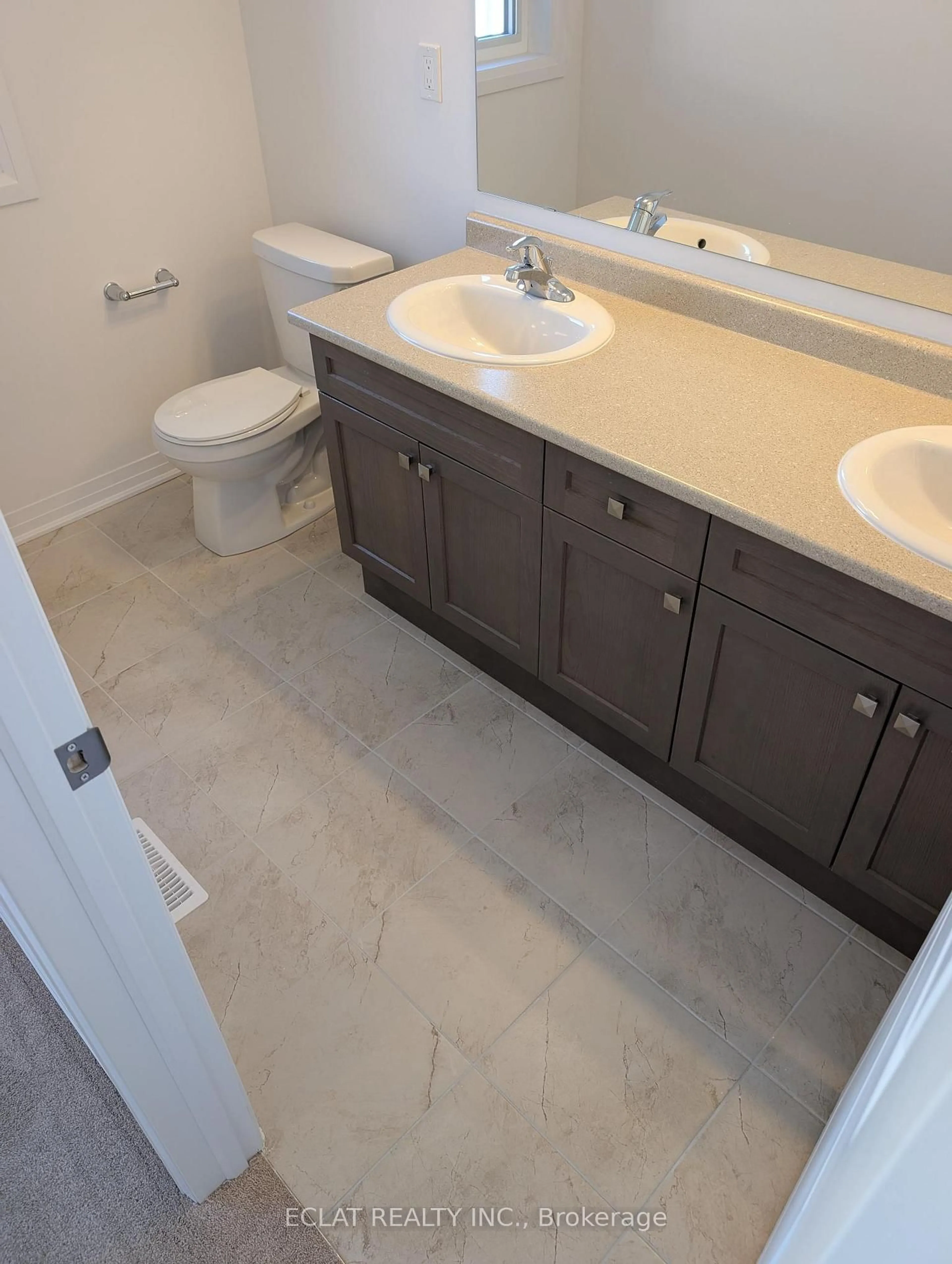 Standard bathroom, ceramic/tile floor for 127 Manuel St, Stratford Ontario N5A 0M1