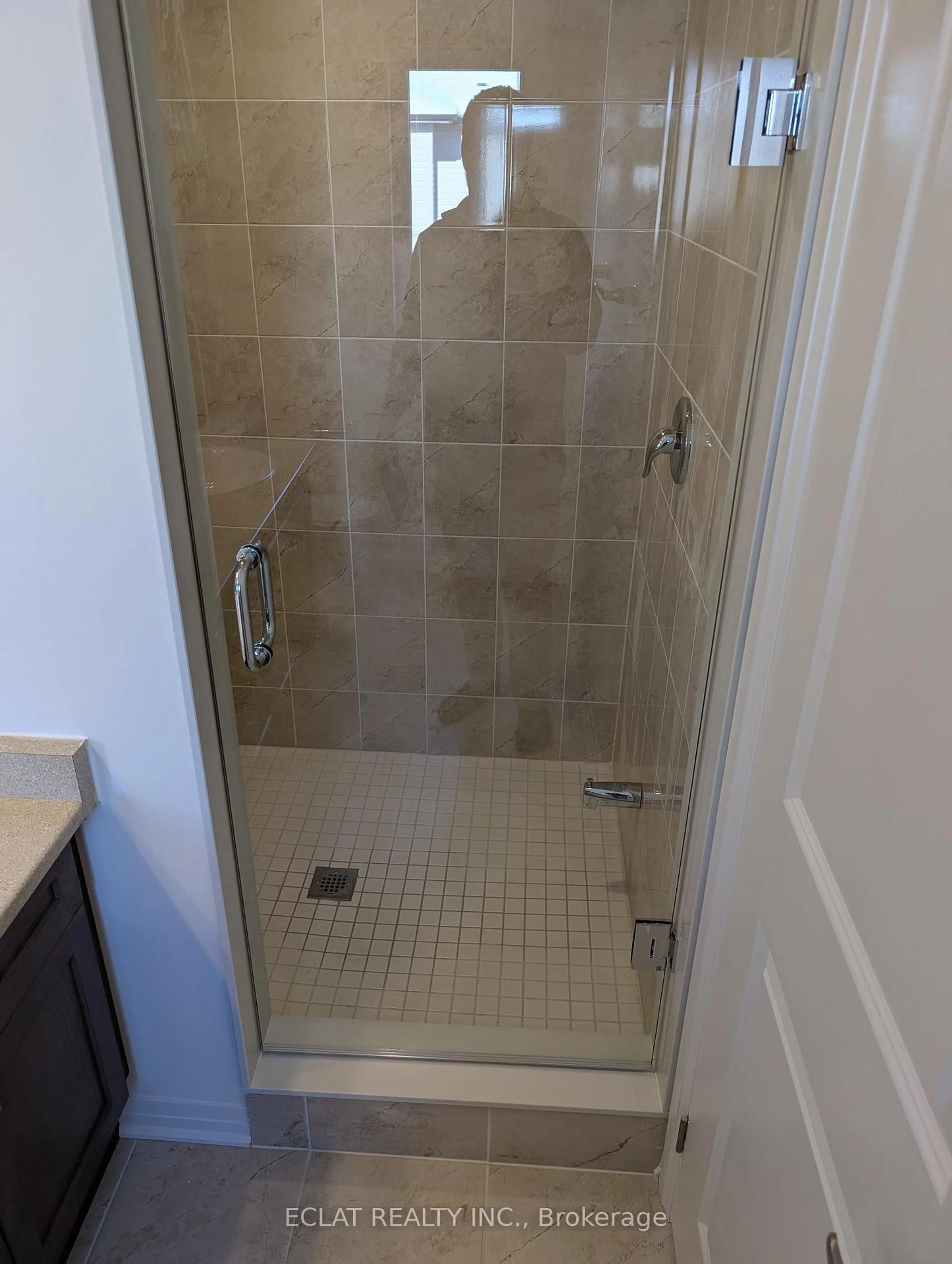 Standard bathroom, ceramic/tile floor for 127 Manuel St, Stratford Ontario N5A 0M1