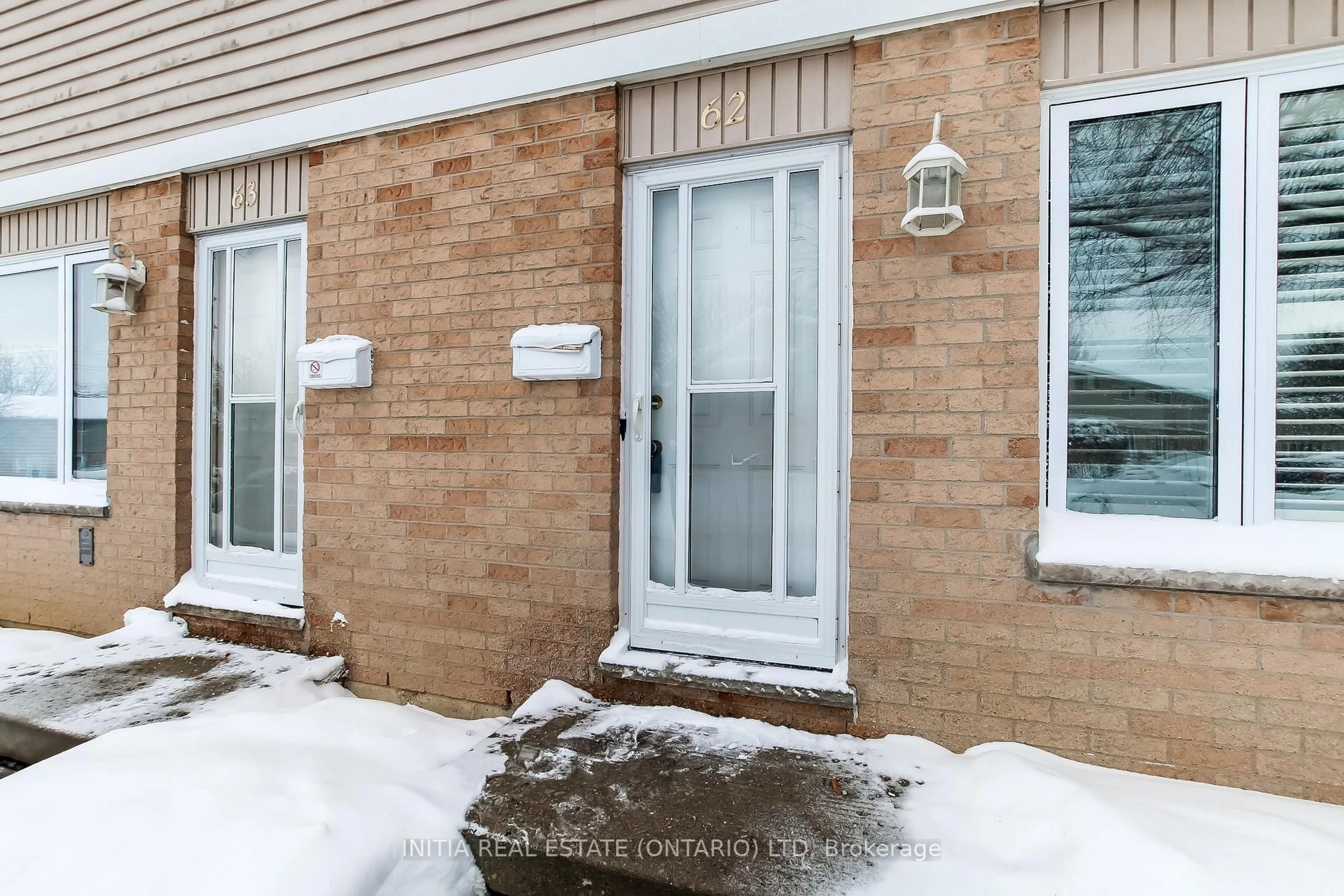 Indoor entryway for 320 Westminster Ave #62, London South Ontario N6C 5H5