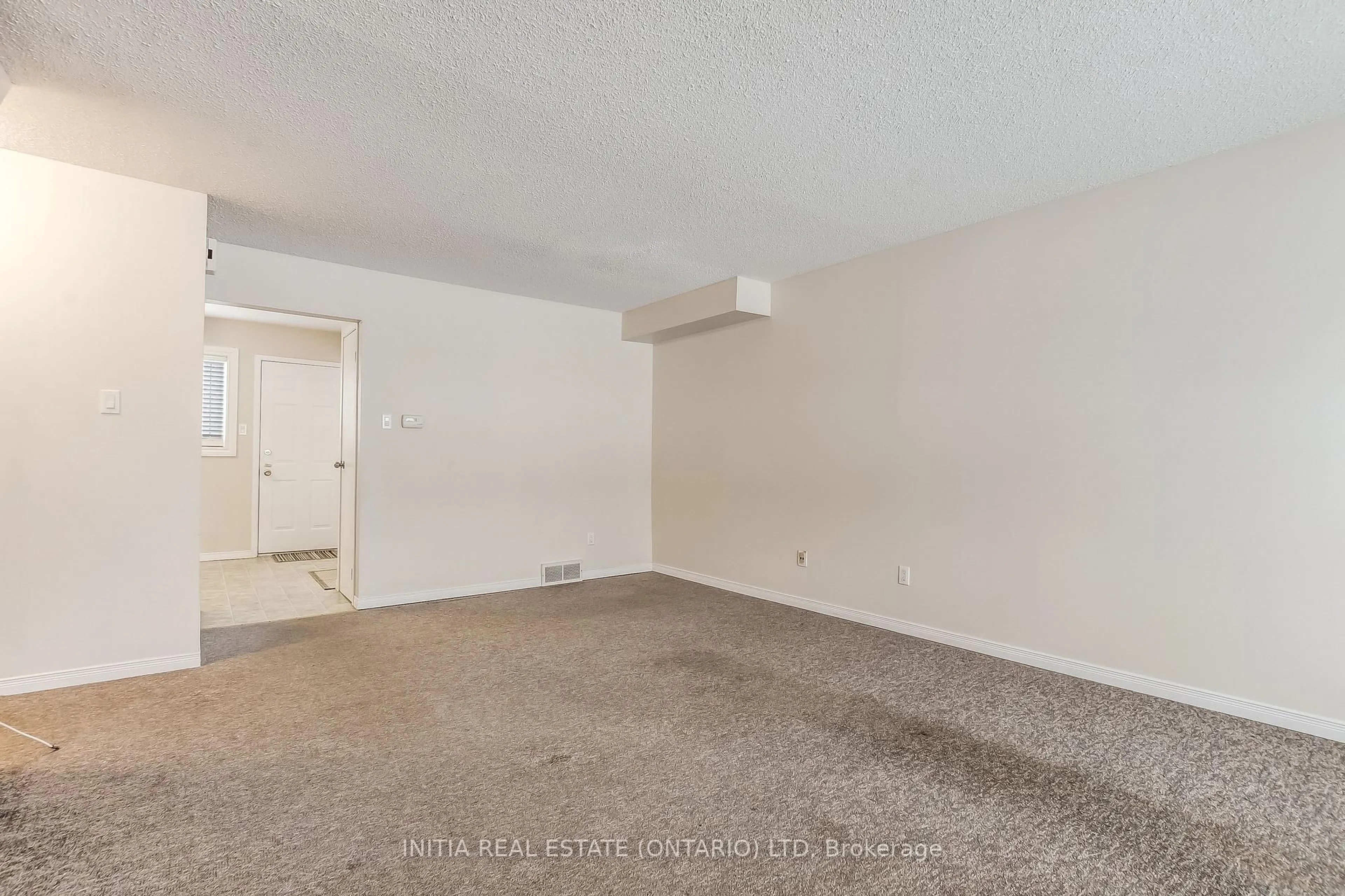 A pic of a room for 320 Westminster Ave #62, London South Ontario N6C 5H5