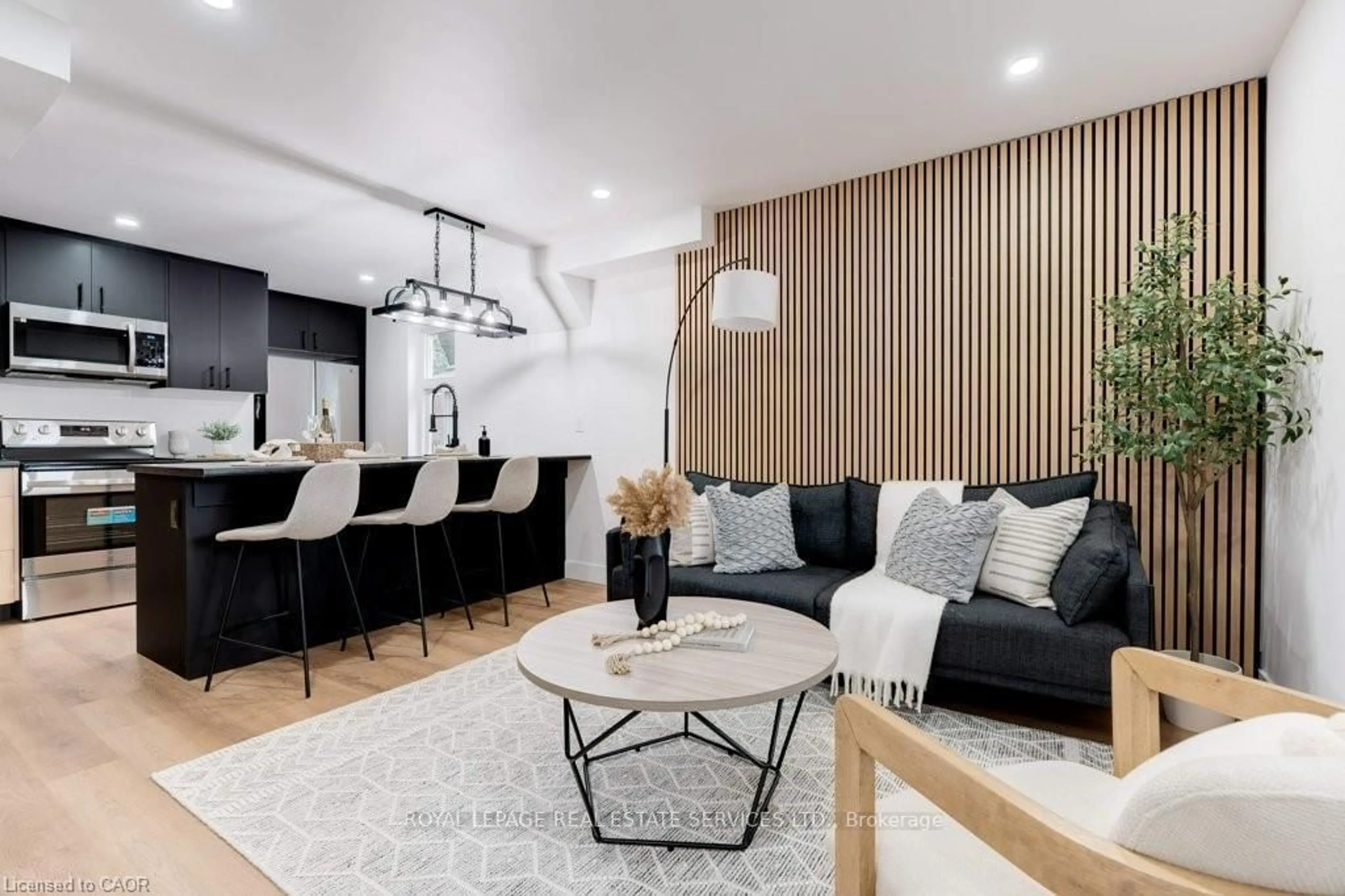 Living room with furniture, unknown for 8 Whitfield Ave, Hamilton Ontario L8L 4B4