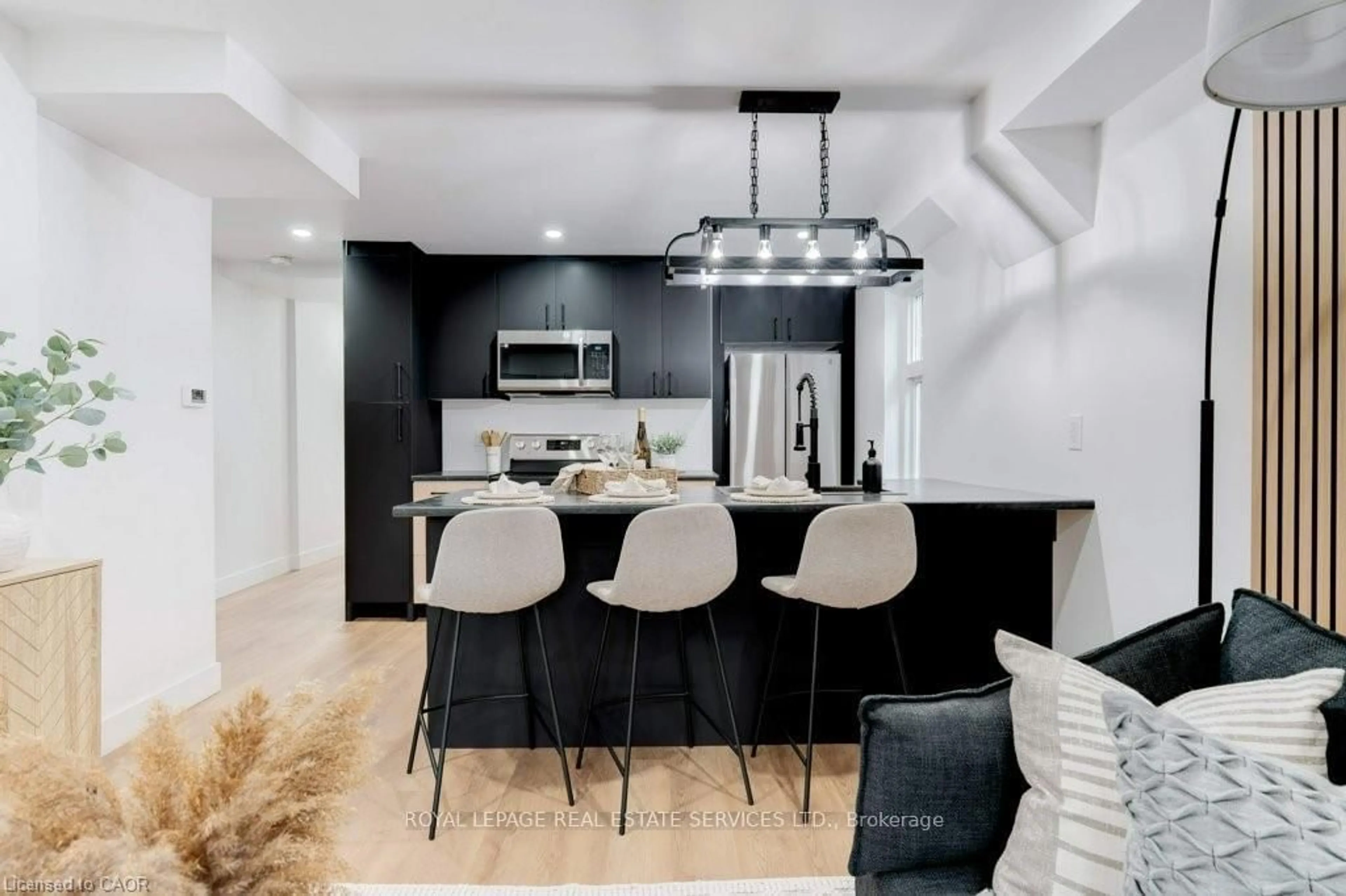 Open concept kitchen, unknown for 8 Whitfield Ave, Hamilton Ontario L8L 4B4