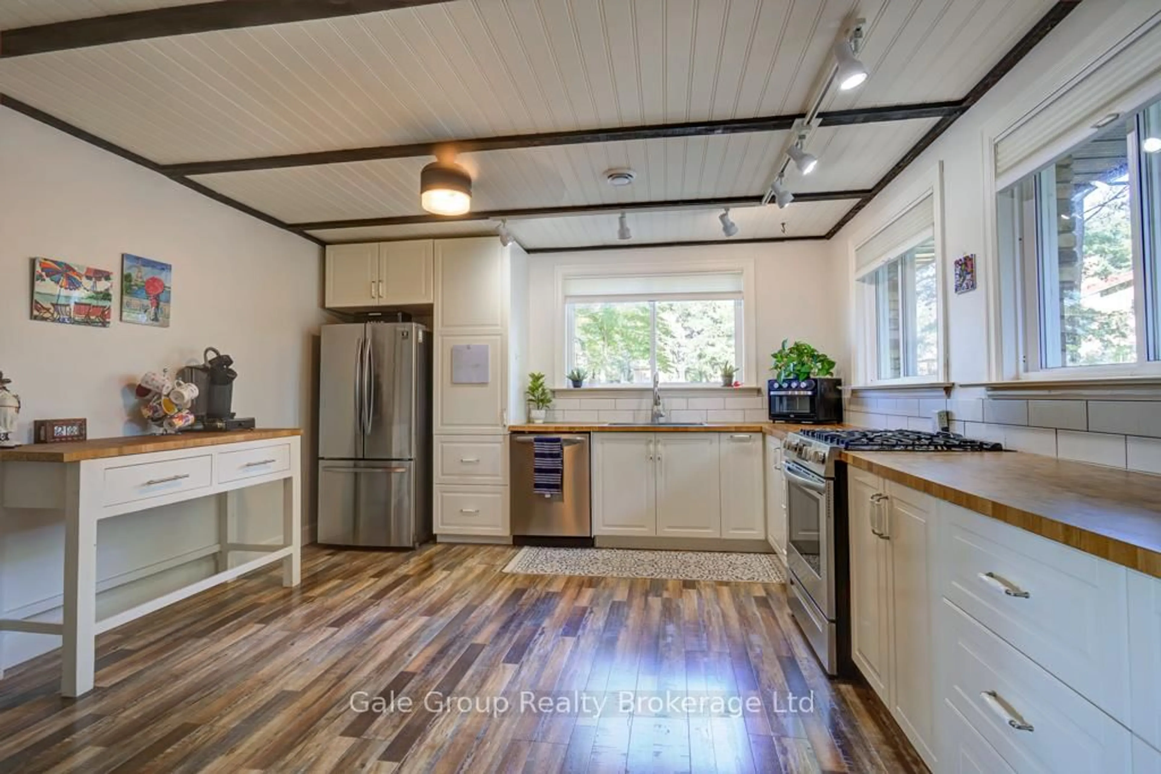 Open concept kitchen, unknown for 56559 Heritage Line, Bayham Ontario N0J 1Y0