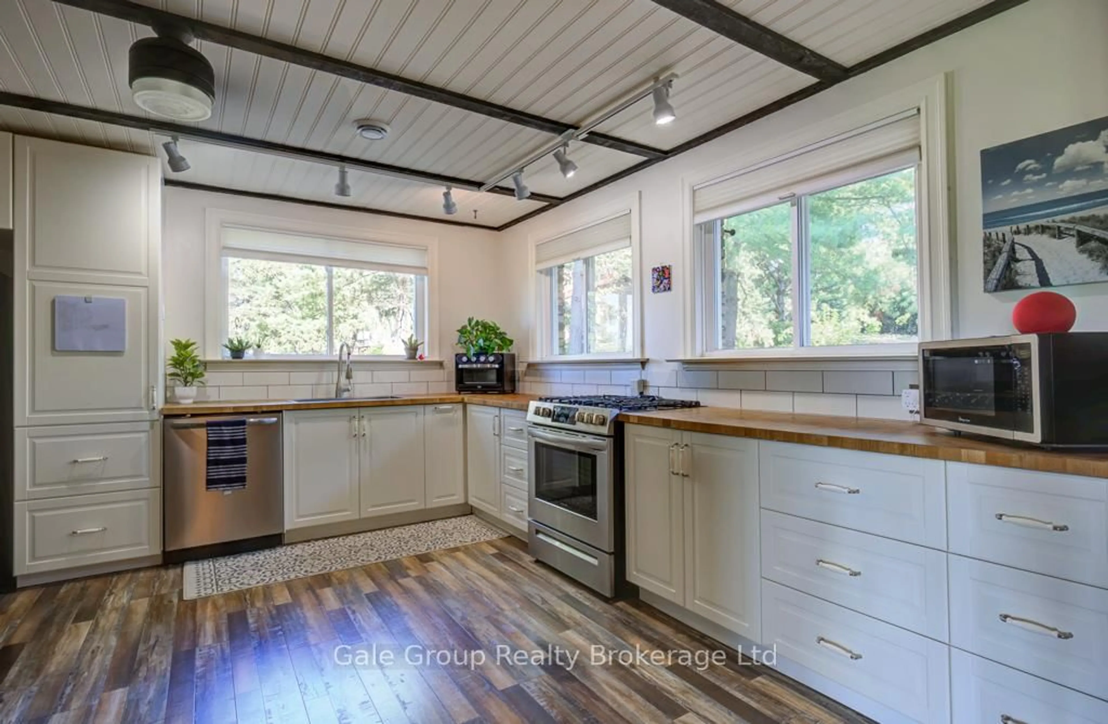 Open concept kitchen, unknown for 56559 Heritage Line, Bayham Ontario N0J 1Y0