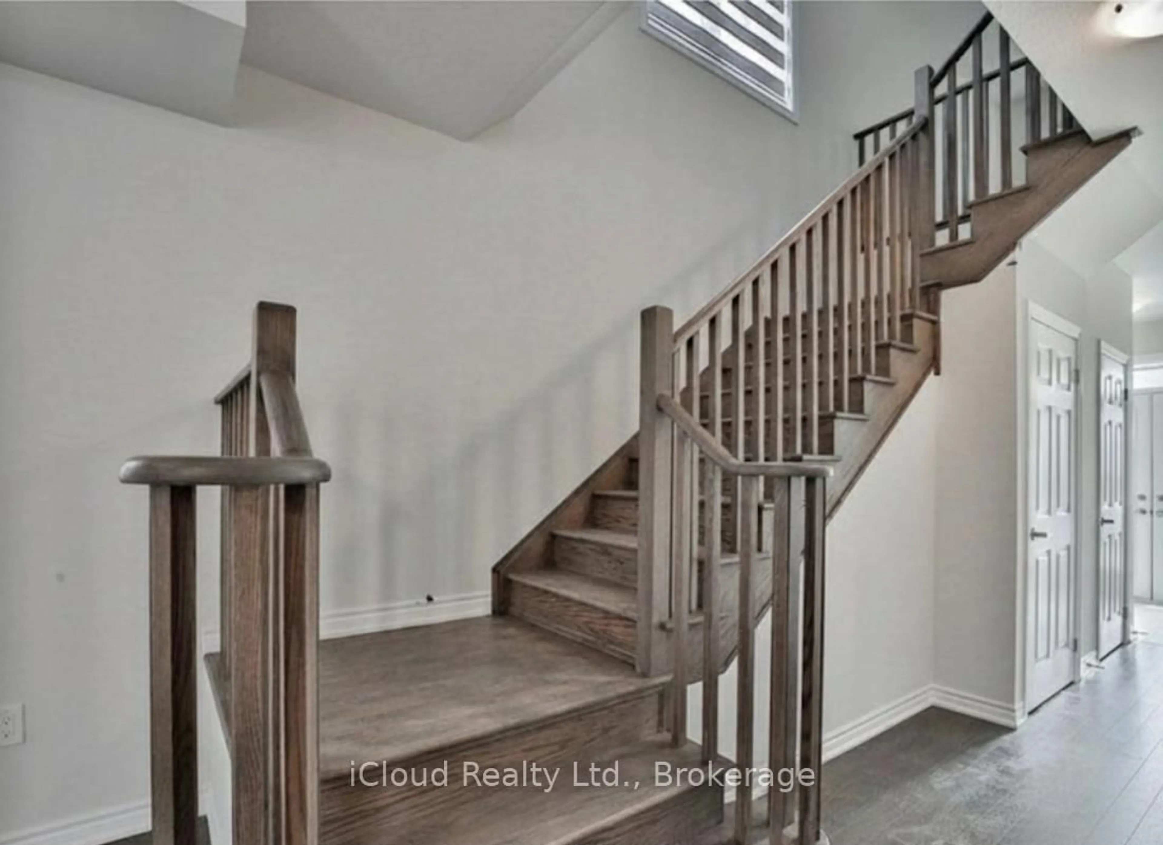Stairs for 395 Barker Pkwy, Thorold Ontario L2V 0K6