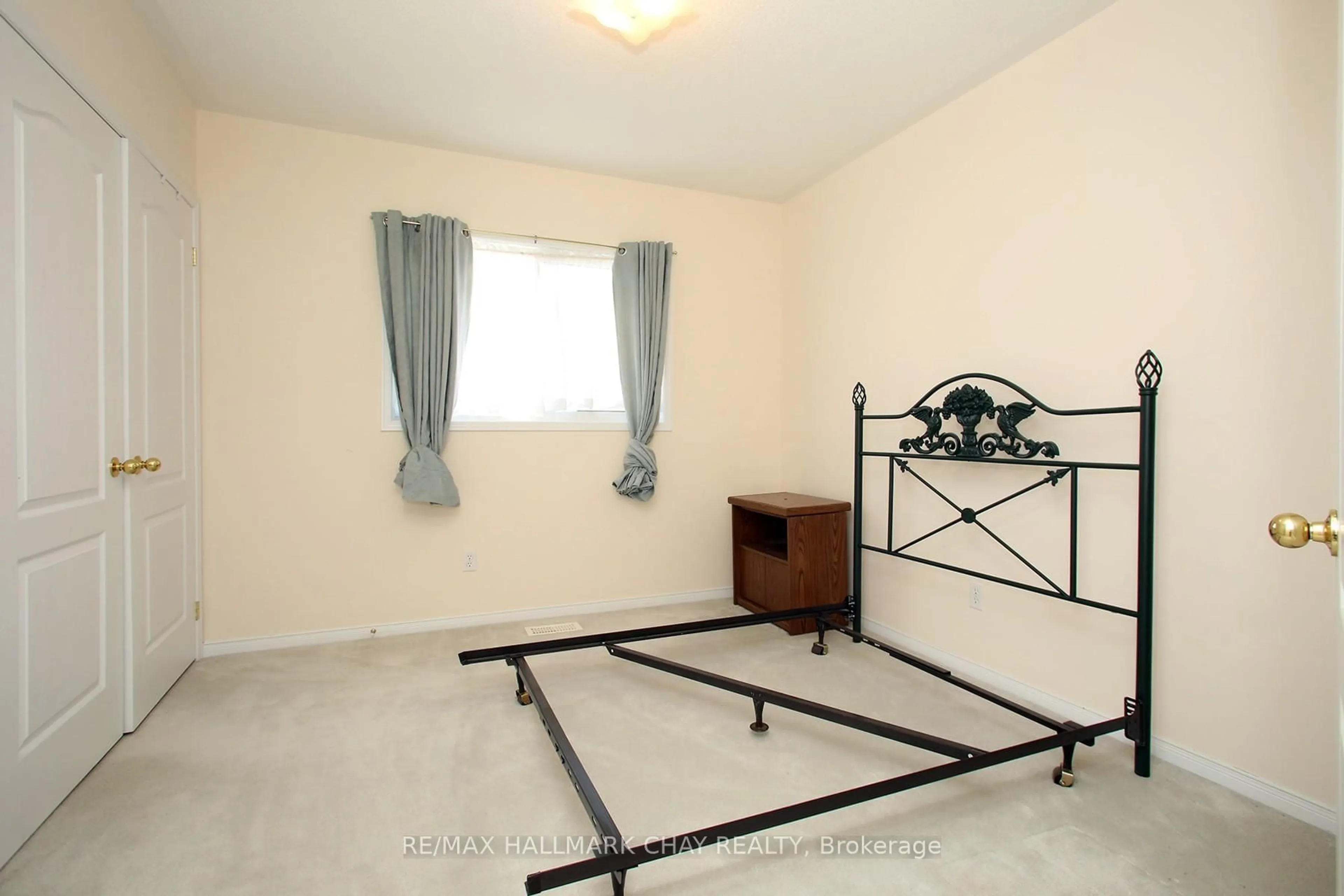 A pic of a room for 6 Ramsey Rd, Port Hope Ontario L1A 4K2