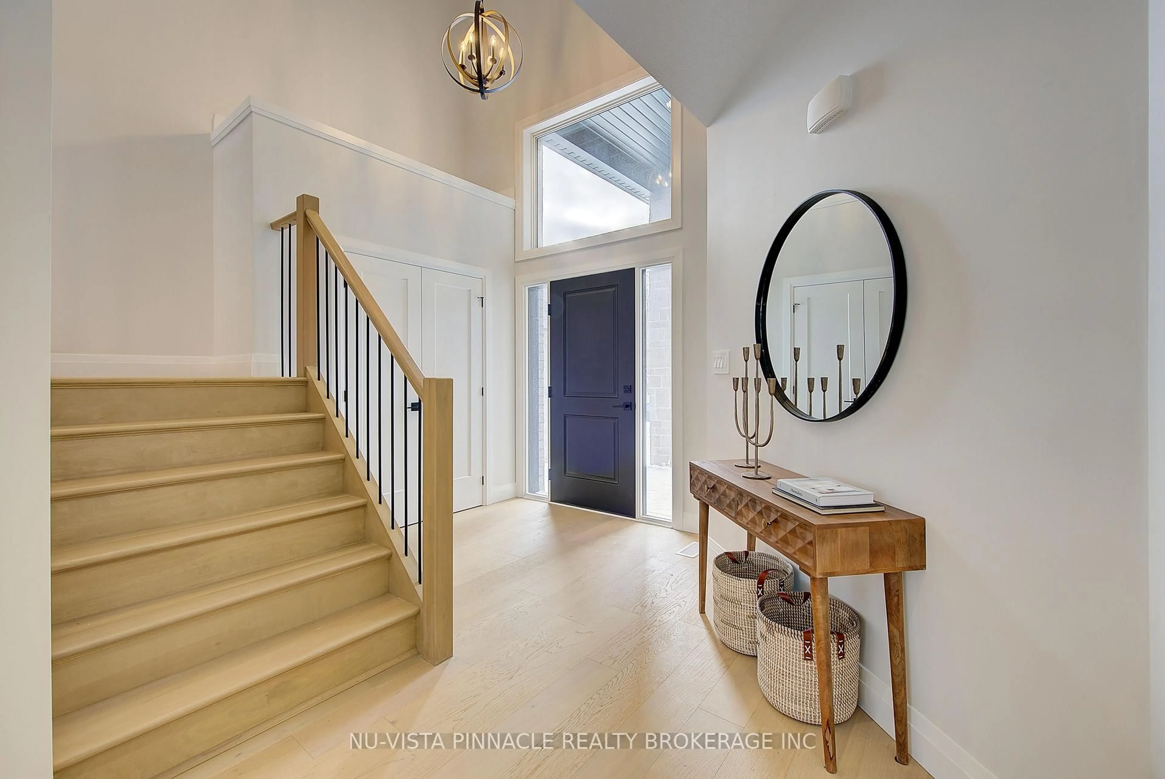 Indoor entryway for 2310 WICKERSON Rd, London South Ontario N6K 0C3