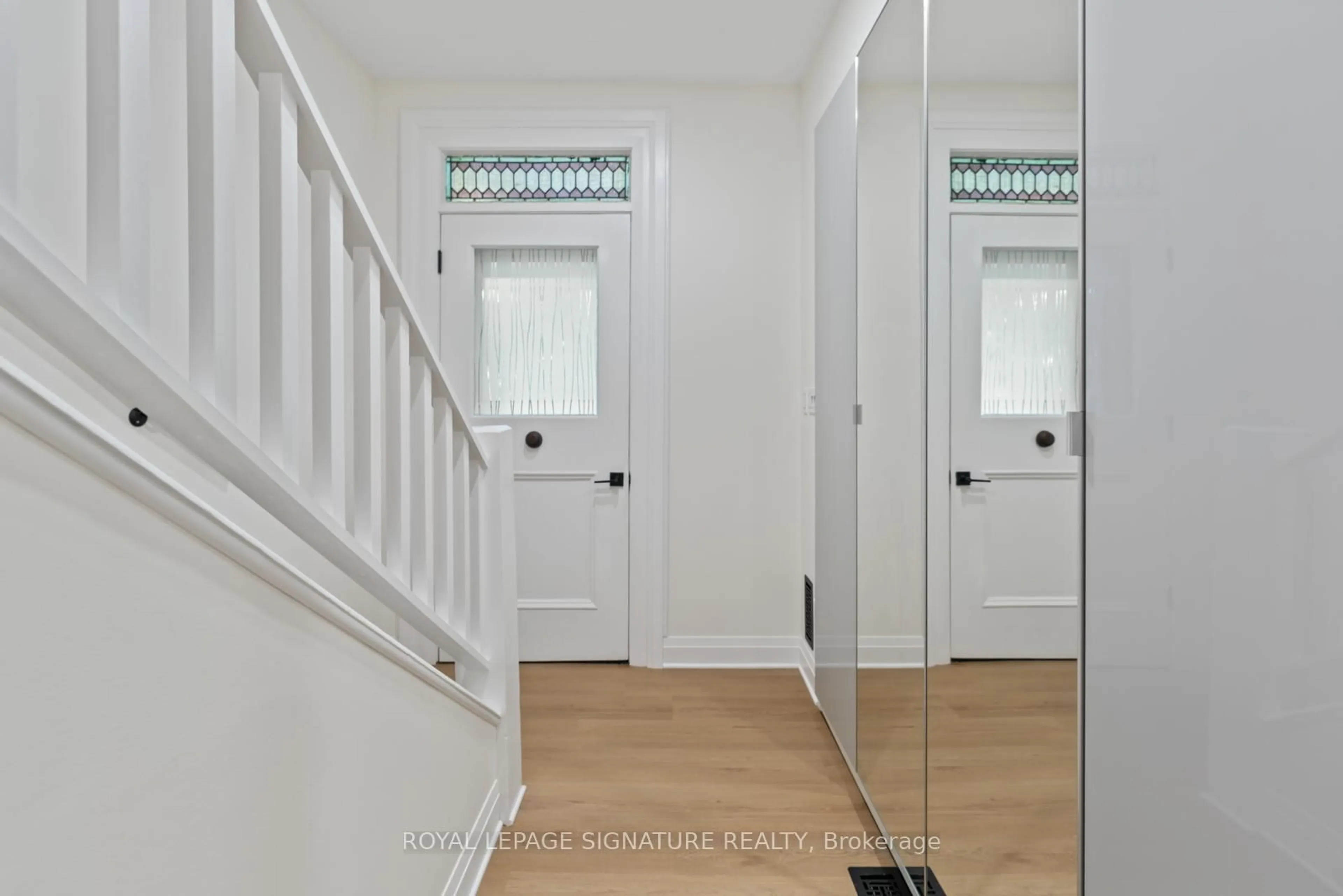 Indoor entryway for 5265 Kelly Rd, Hamilton Township Ontario K0K 2E0