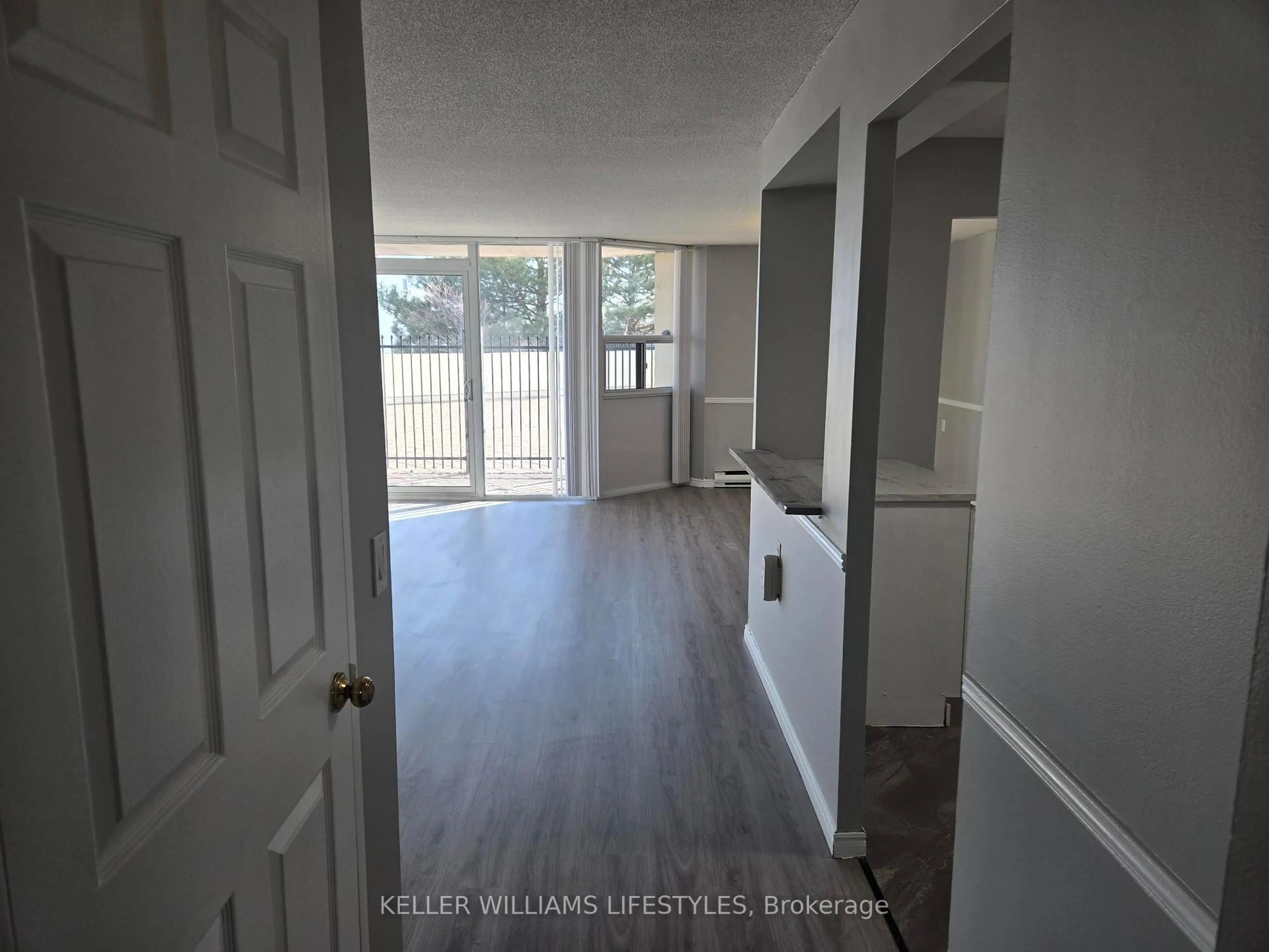 Unknown for 323 Colborne St #206, London East Ontario N6B 3N8