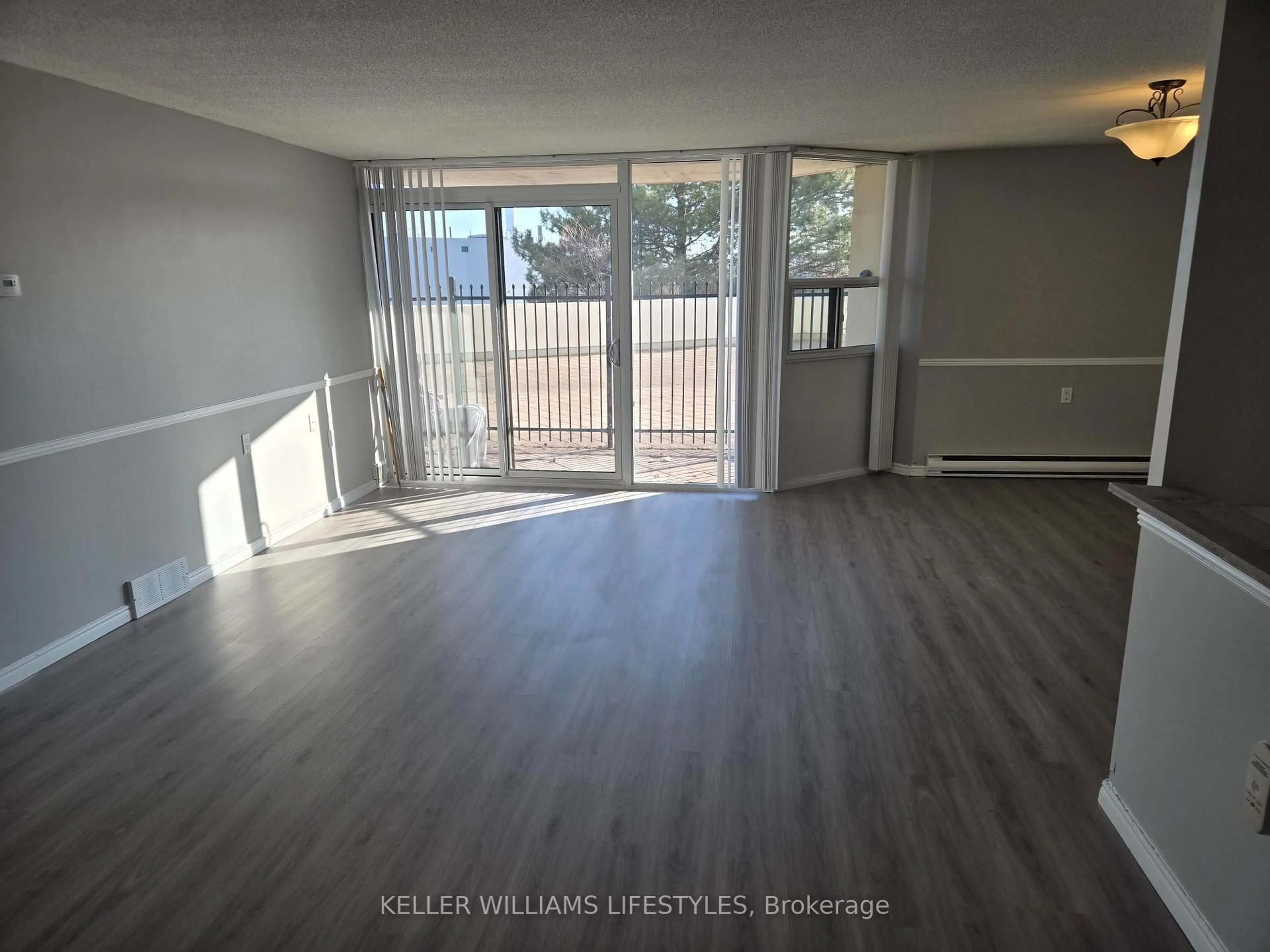 A pic of a room for 323 Colborne St #206, London East Ontario N6B 3N8