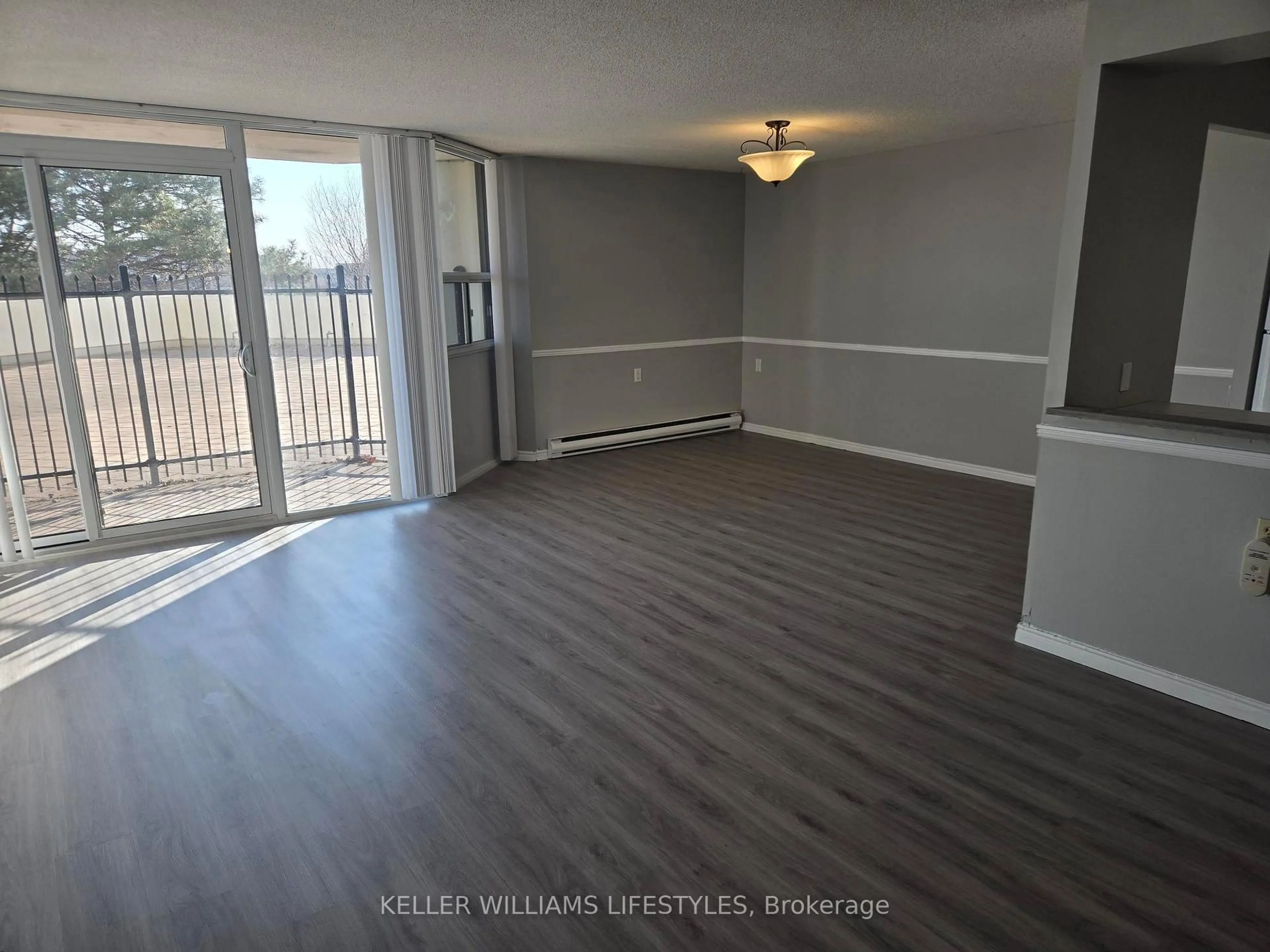 A pic of a room for 323 Colborne St #206, London East Ontario N6B 3N8